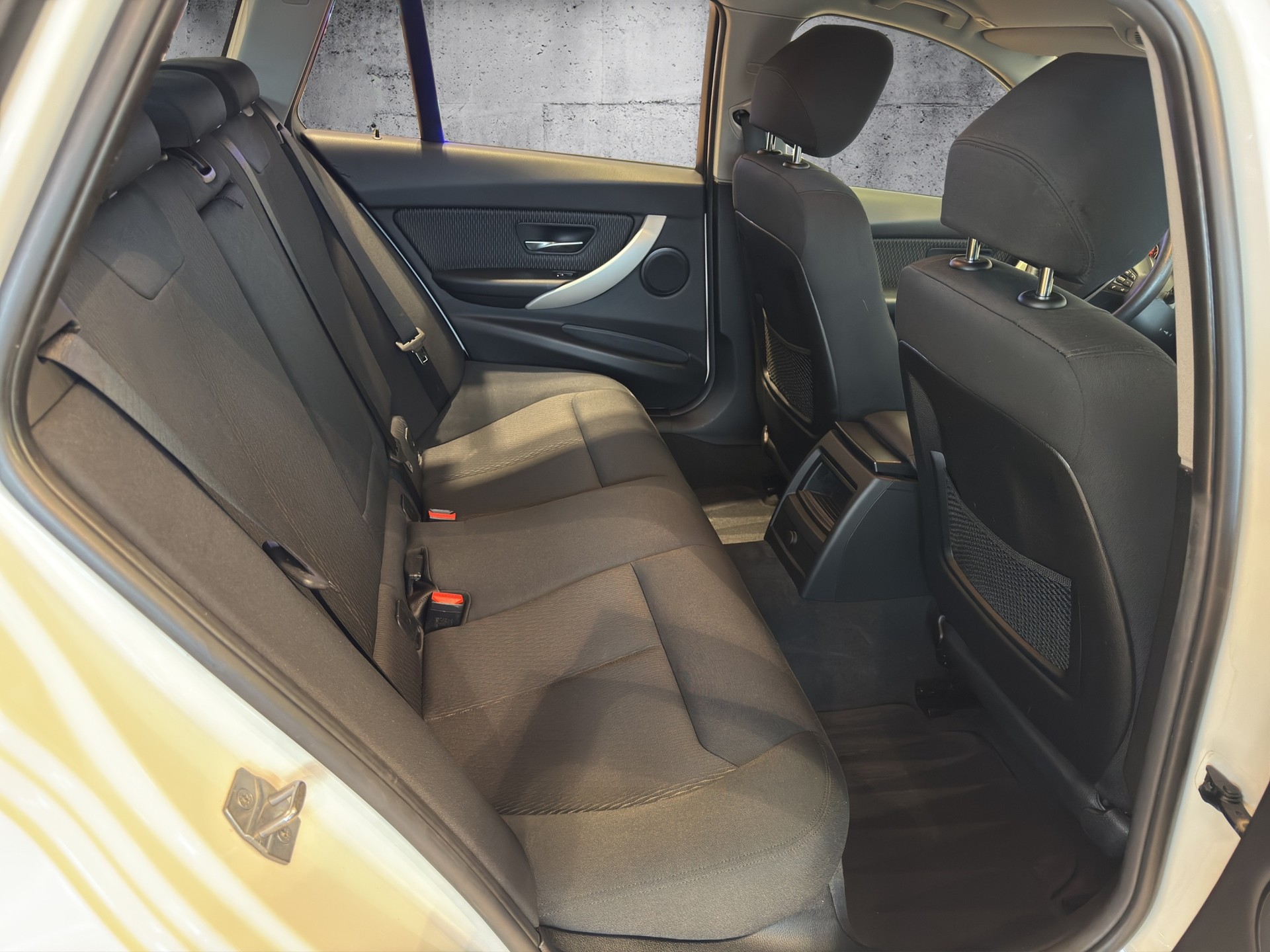 BMW 320d xDrive Touring Steptronic - 15