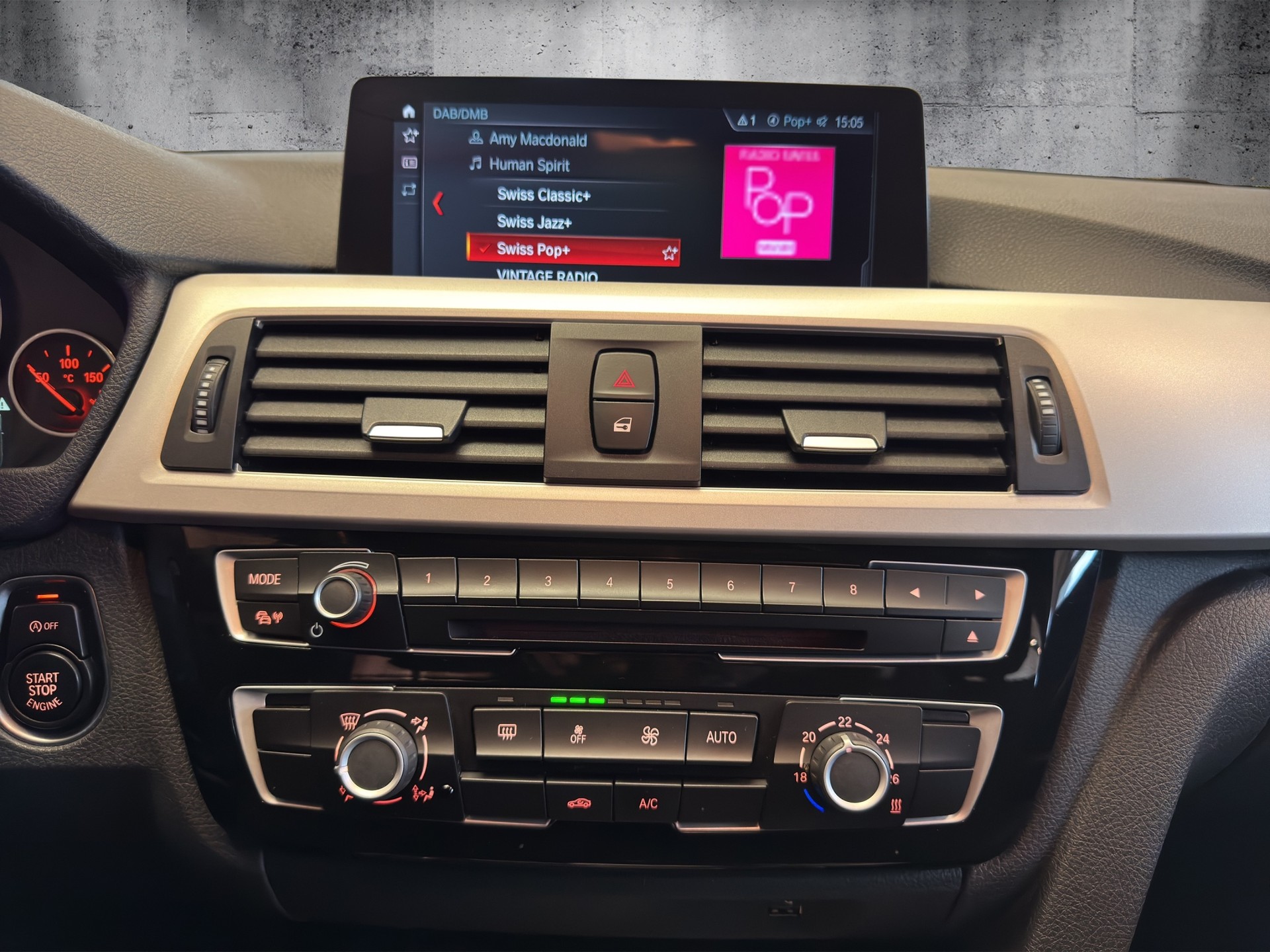 BMW 320d xDrive Touring Steptronic - 12