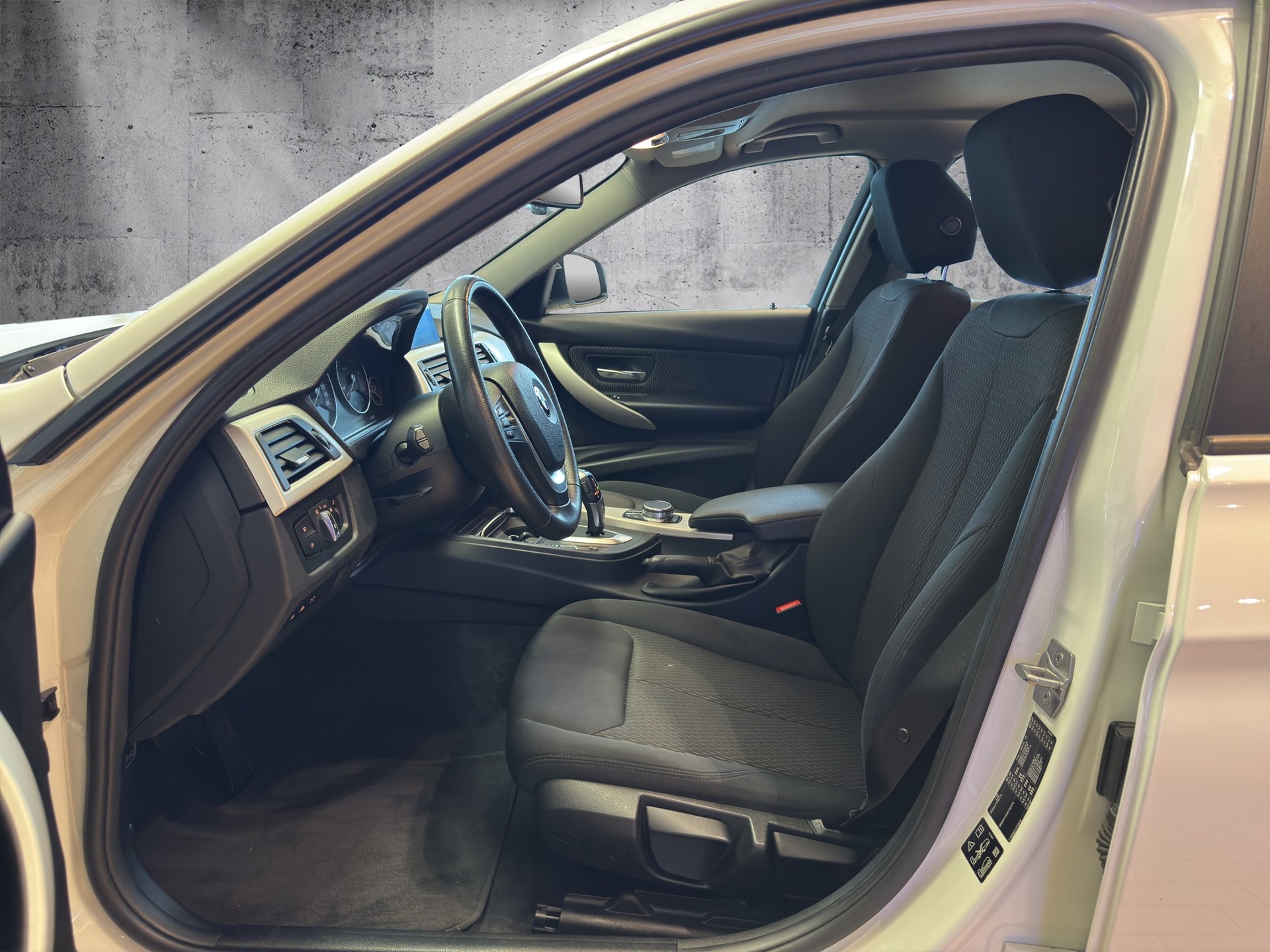 BMW 320d xDrive Touring Steptronic - 9