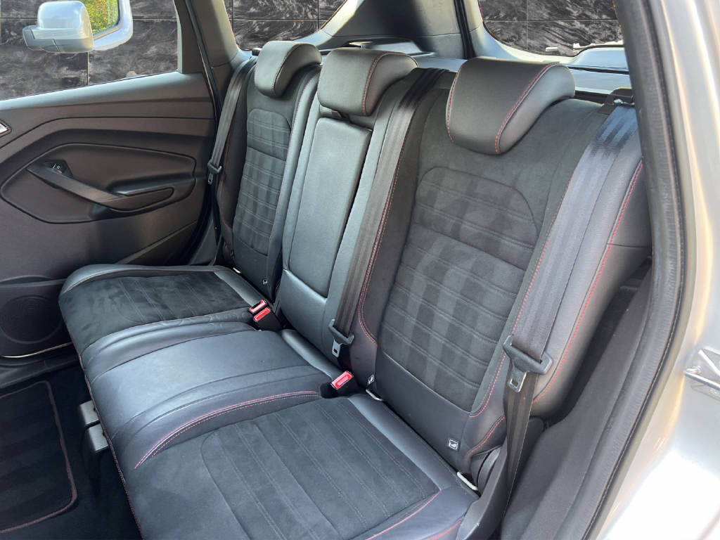 FORD Kuga 2.0 TDCi 150 ST-Line - 8