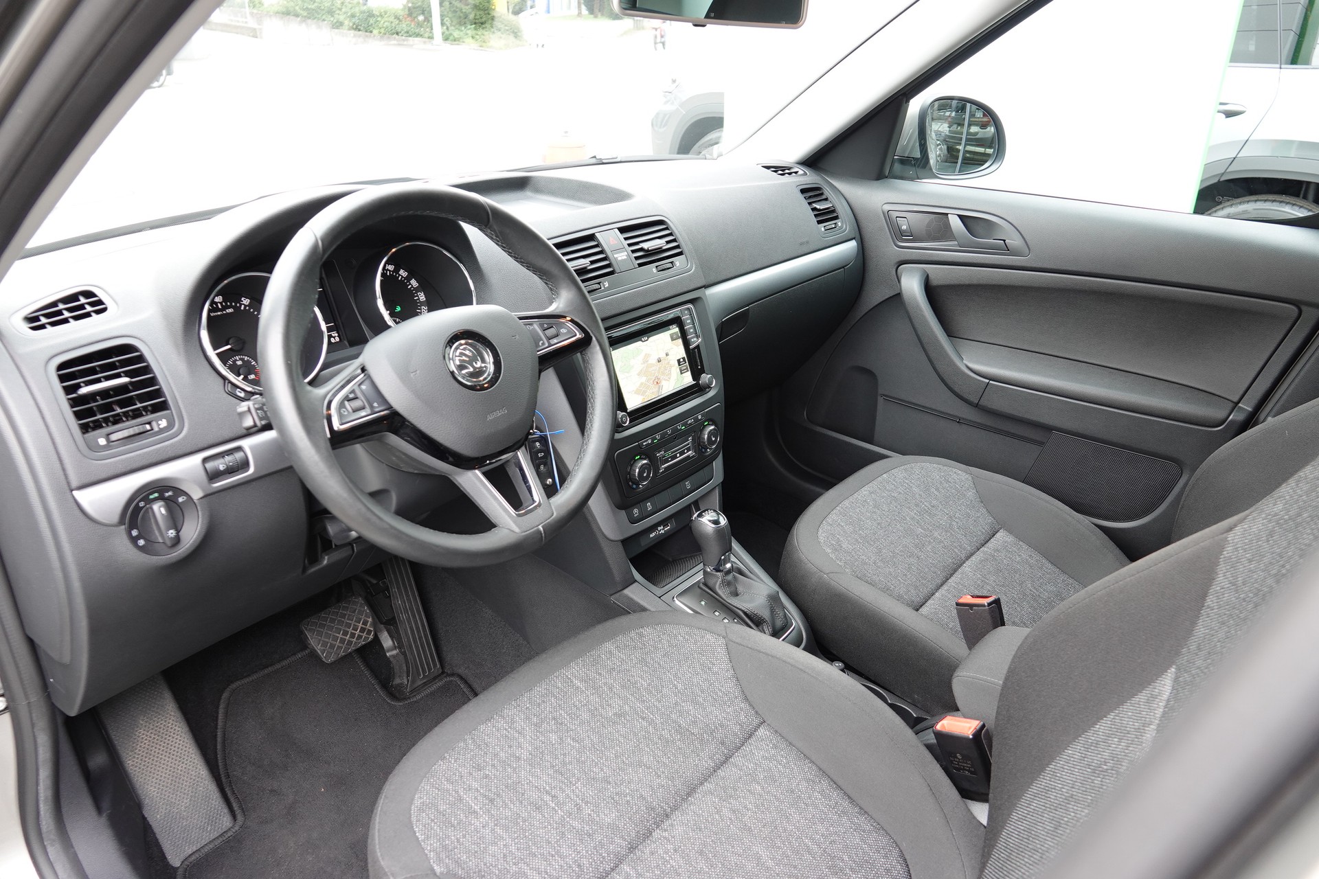 SKODA Yeti 1.2 TSI Active - 9