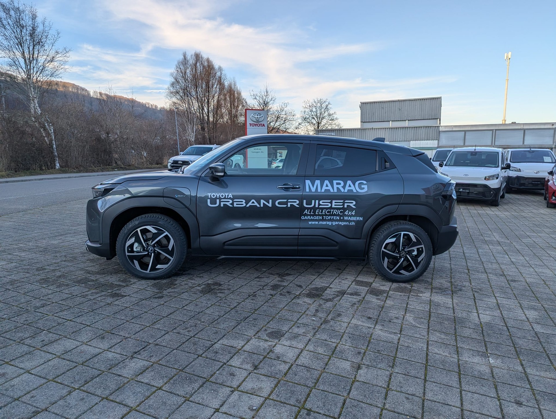 TOYOTA Urban Cruiser 61 kWh Trend AWD - 3