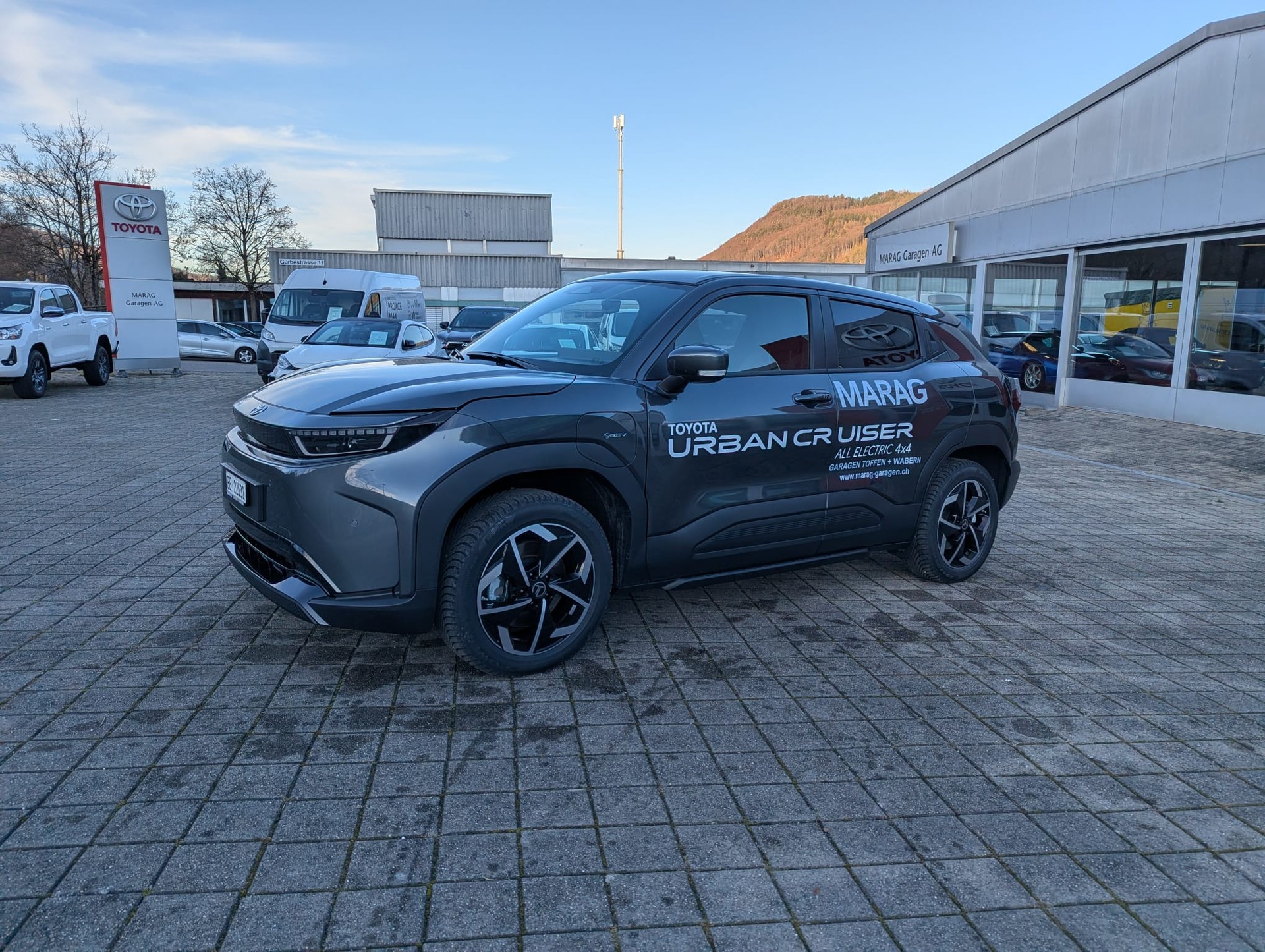 TOYOTA Urban Cruiser 61 kWh Trend AWD