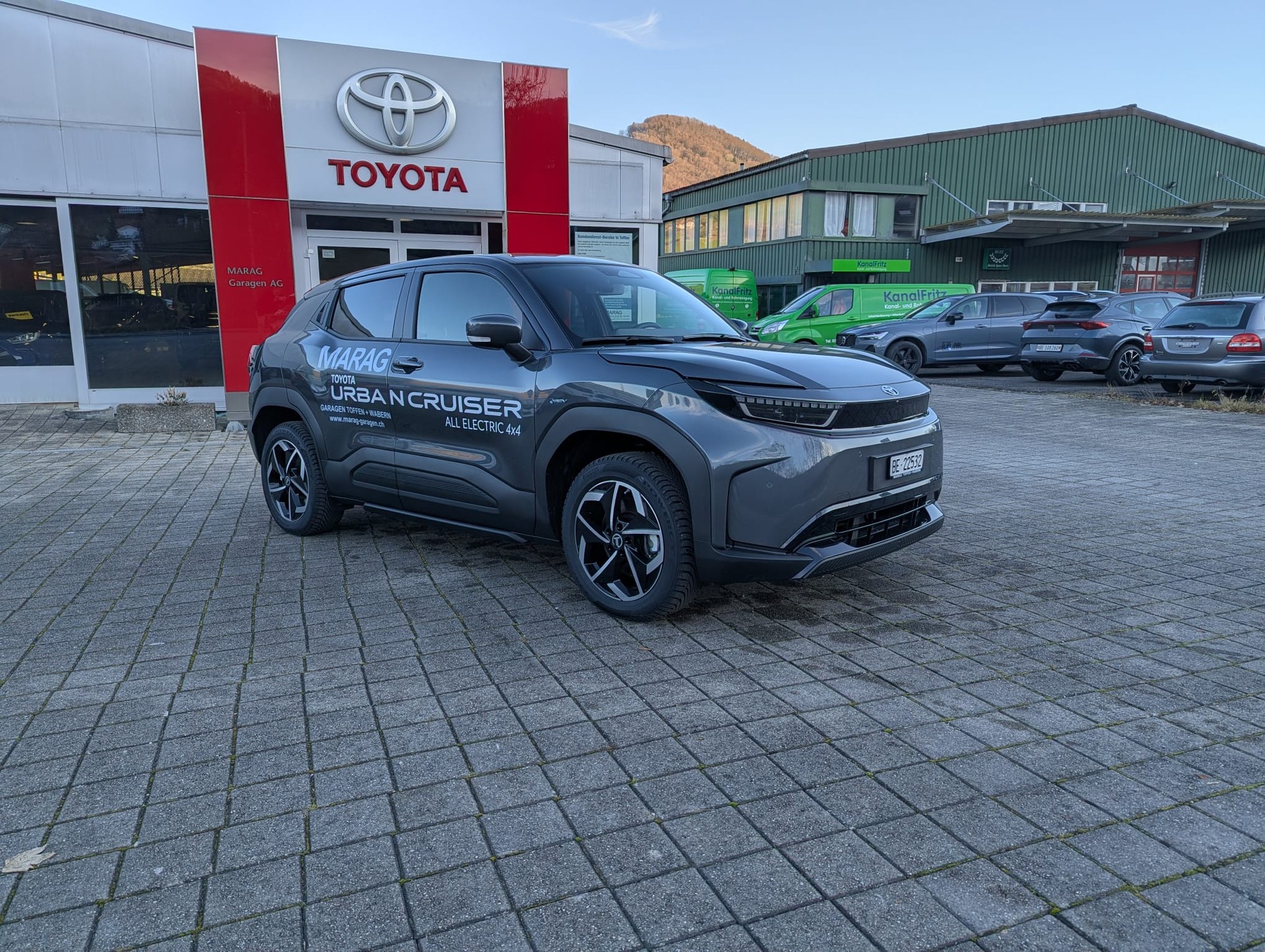 TOYOTA Urban Cruiser 61 kWh Trend AWD - 7