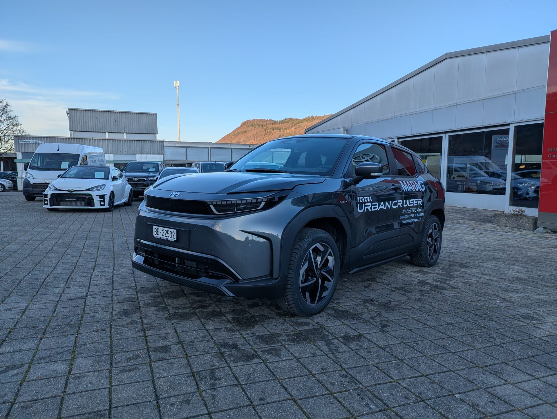 TOYOTA Urban Cruiser 61 kWh Trend AWD - 2