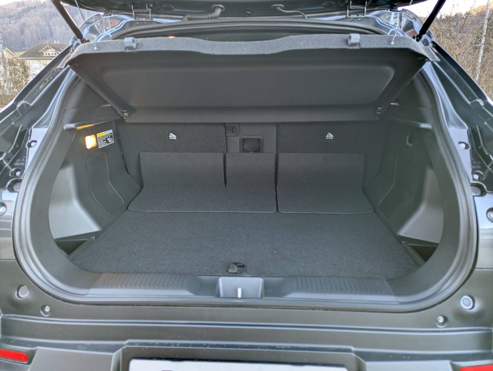 TOYOTA Urban Cruiser 61 kWh Trend AWD - 11