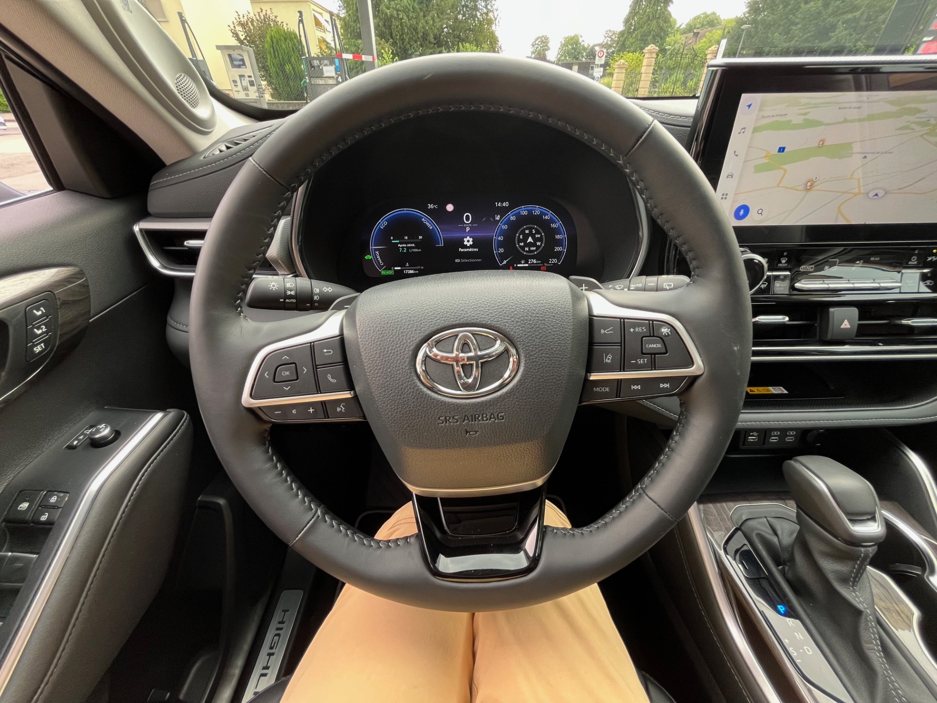 TOYOTA Highlander 2.5 HSD Premium e-CVT - 17