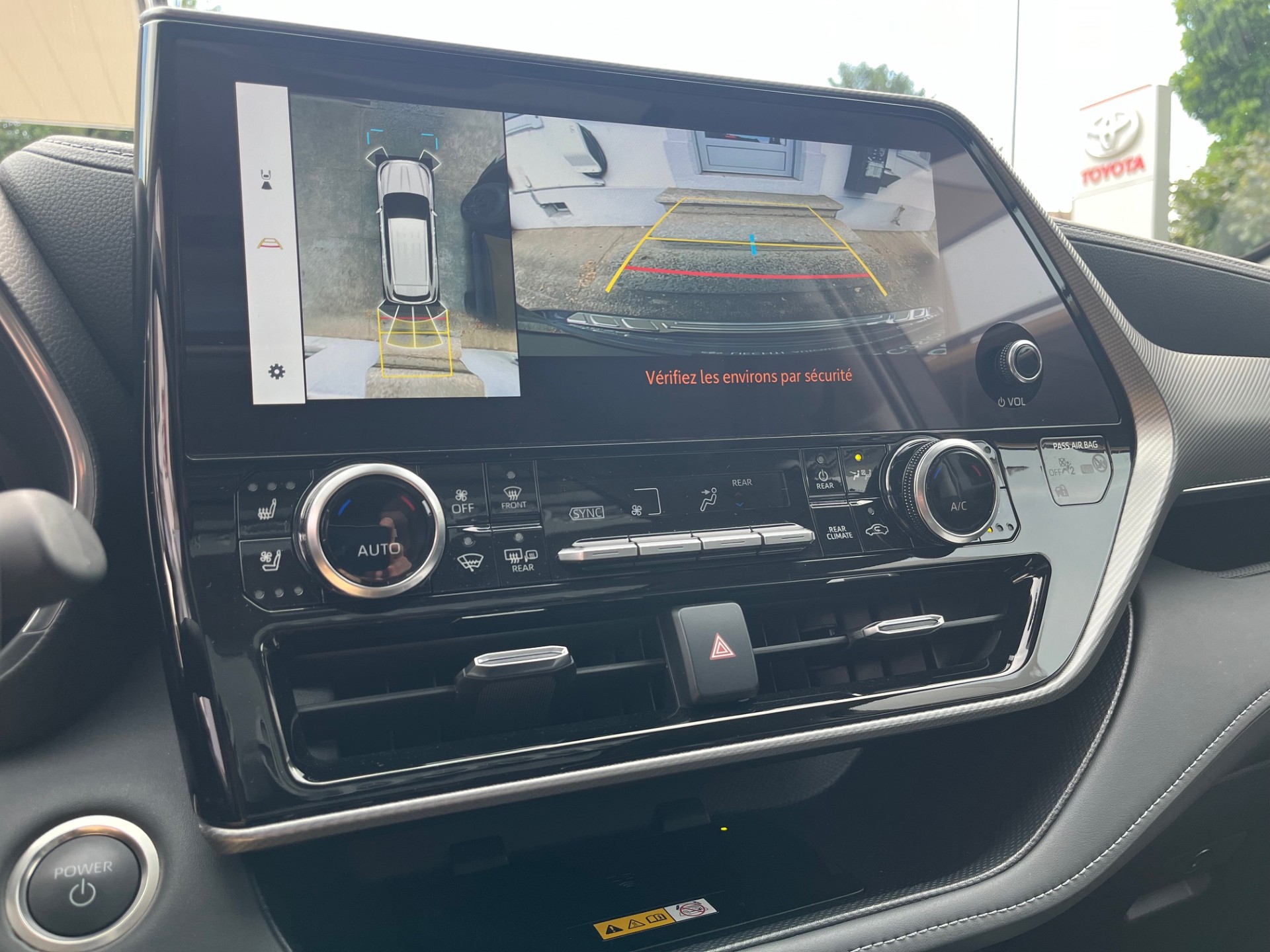 TOYOTA Highlander 2.5 HSD Premium e-CVT - 15