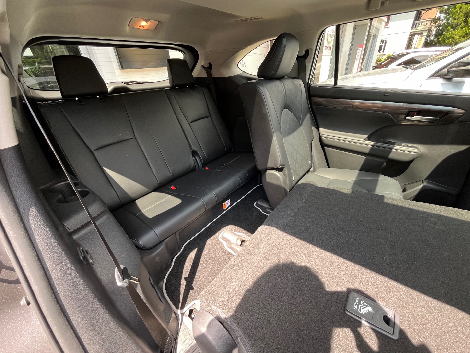 TOYOTA Highlander 2.5 HSD Premium e-CVT - 19