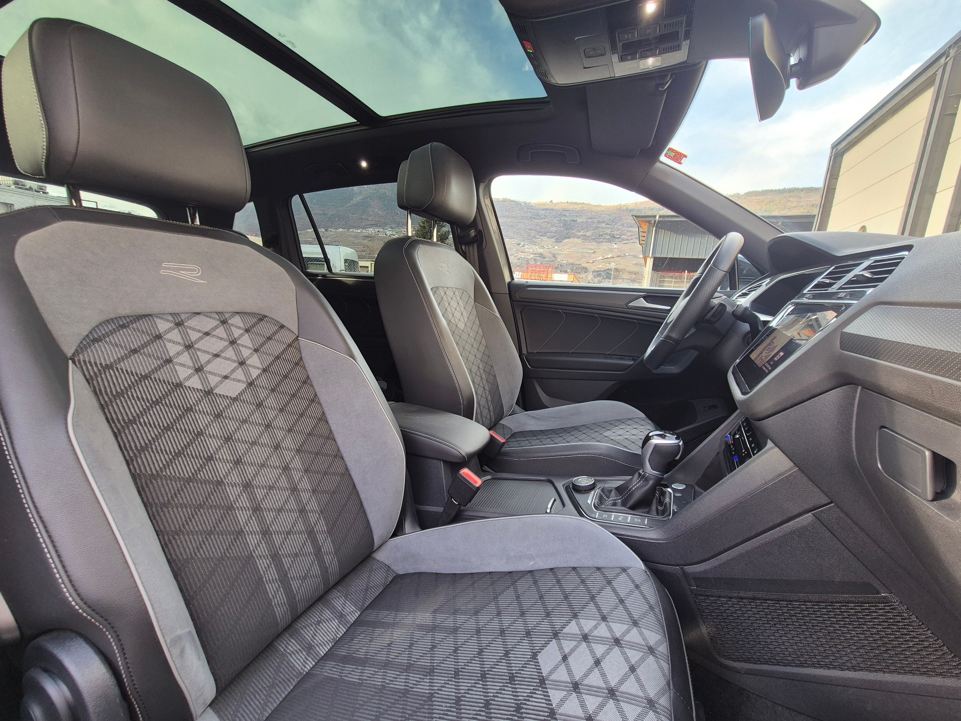 VW Tiguan Allspace 2.0TSI R-Line 4Motion DSG - 9