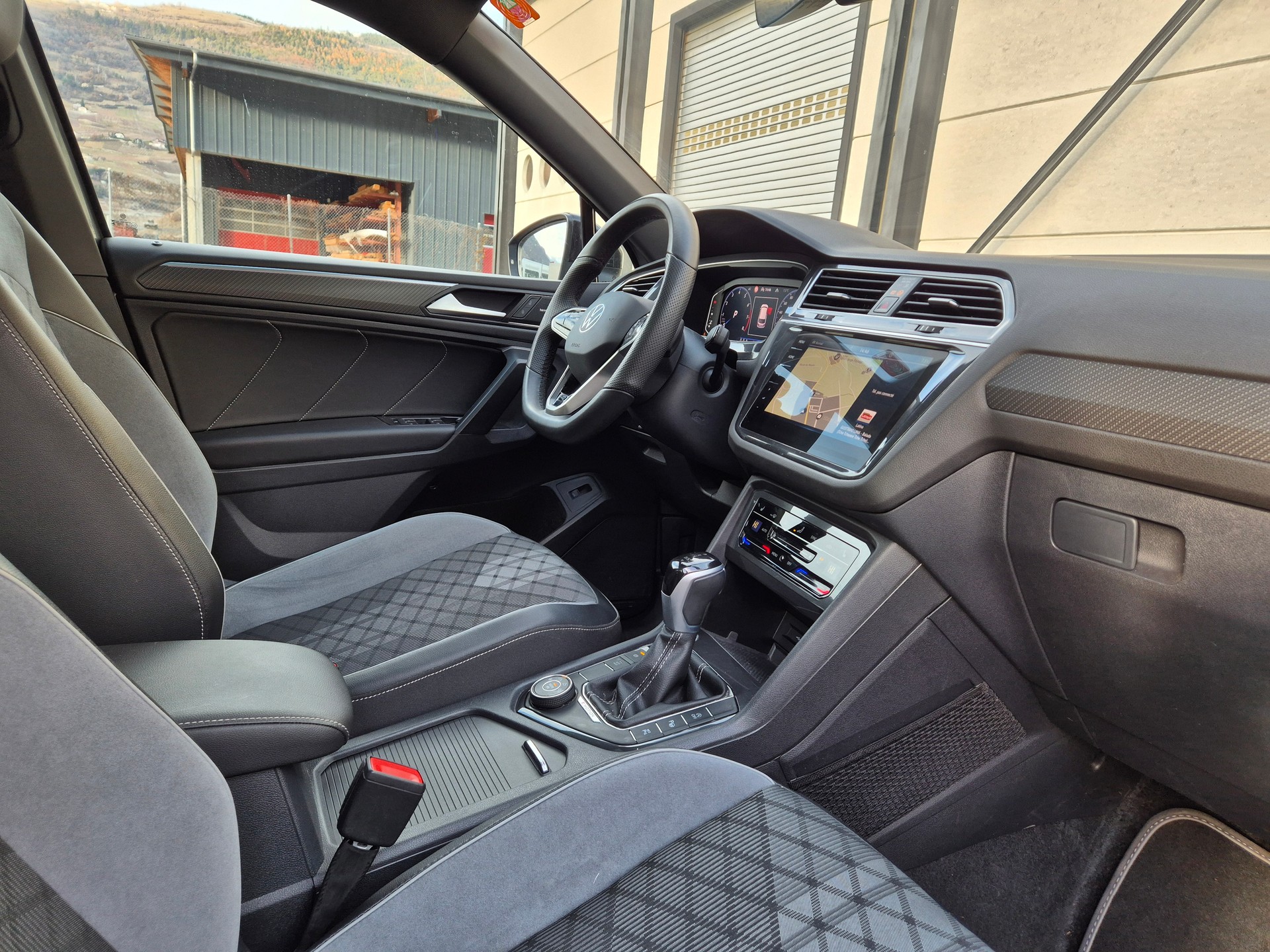 VW Tiguan Allspace 2.0TSI R-Line 4Motion DSG - 8