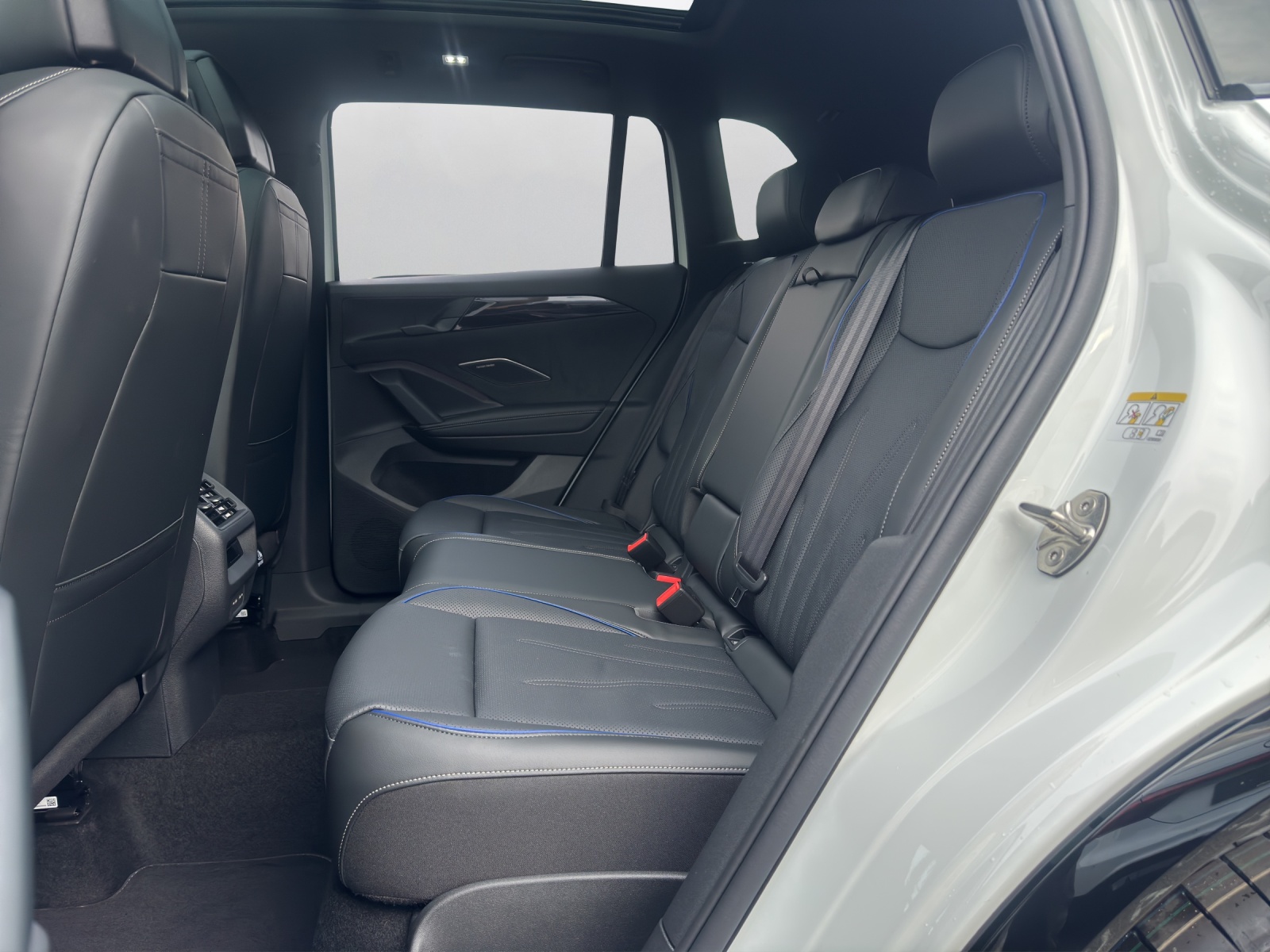 VW Tiguan 2.0 TSI DSG R-Line Plus 4Motion - 11