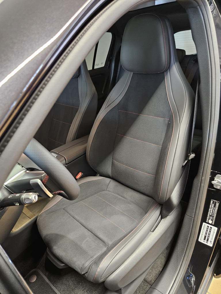 MERCEDES-BENZ GLB 220 4Matic - 6