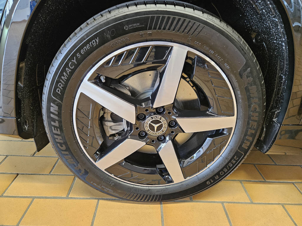 MERCEDES-BENZ GLB 220 4Matic - 17