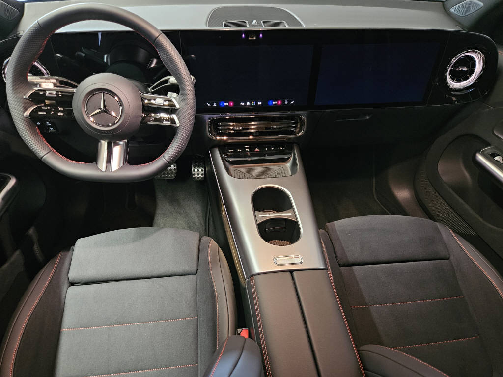 MERCEDES-BENZ GLB 220 4Matic - 8