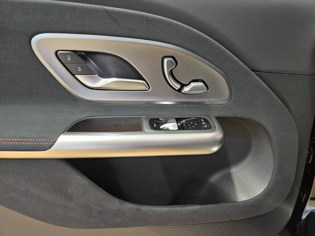 MERCEDES-BENZ GLB 220 4Matic - 10