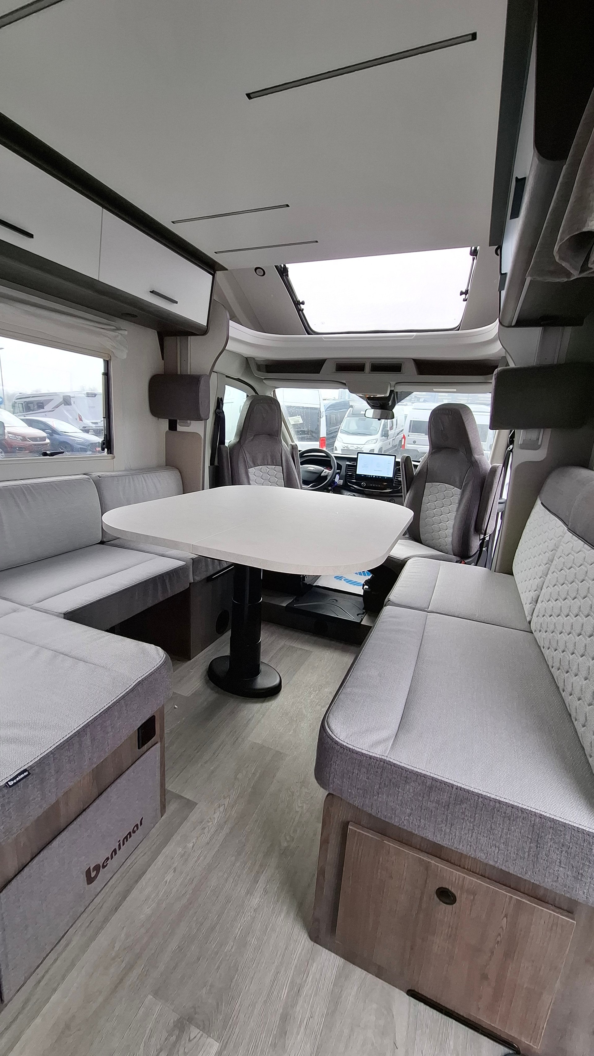 BENIMAR Tessoro 425 Special Edition 5 places Automatique 165 PS (Panneau solaire 200W, Chauffage diesel) - 8