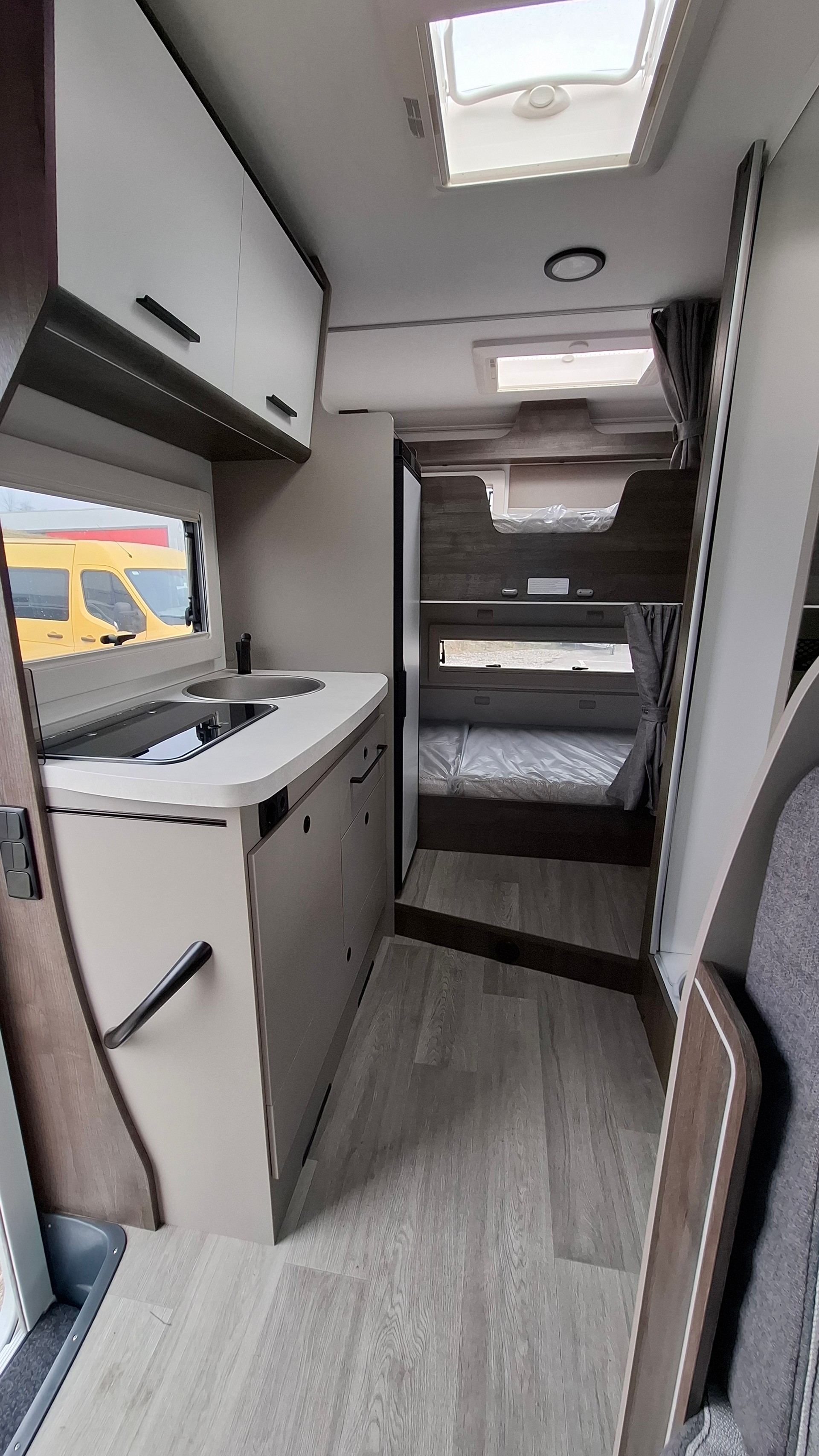 BENIMAR Tessoro 425 Special Edition 5 places Automatique 165 PS (Panneau solaire 200W, Chauffage diesel) - 7