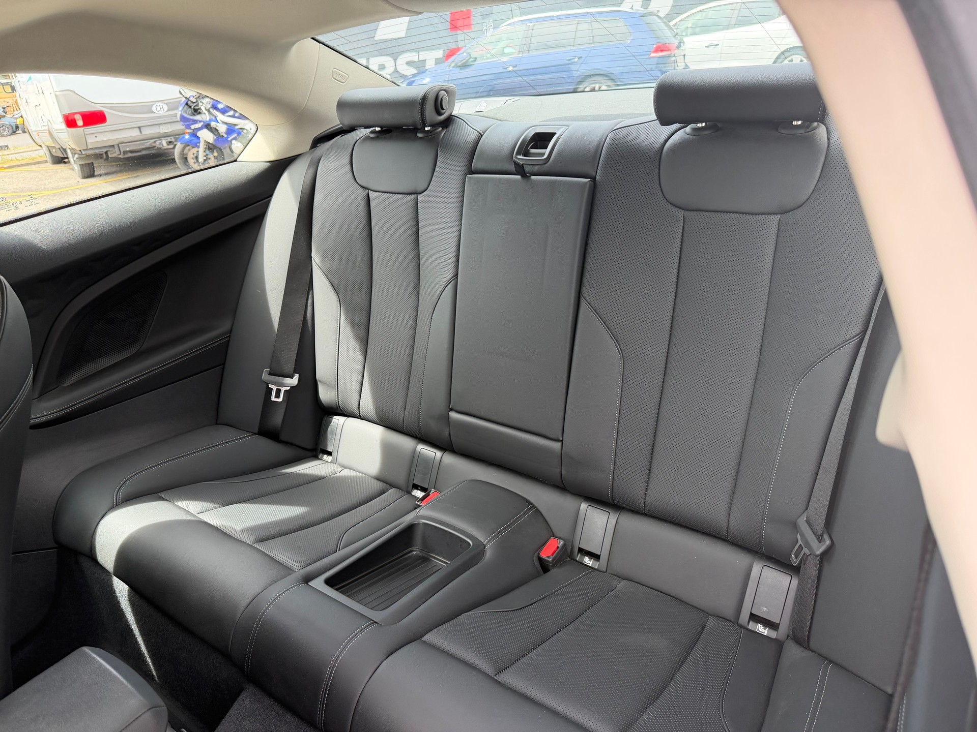 BMW 220i - 5