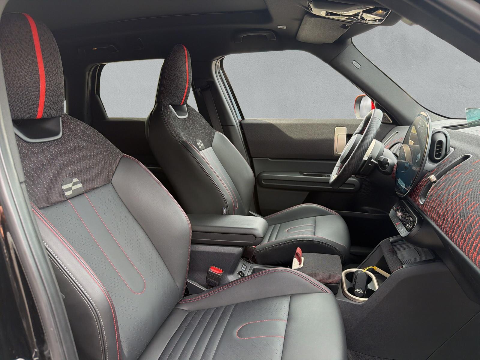 MINI Countryman John Cooper Works ALL4 U25 2.0i (CH) AHK - 13