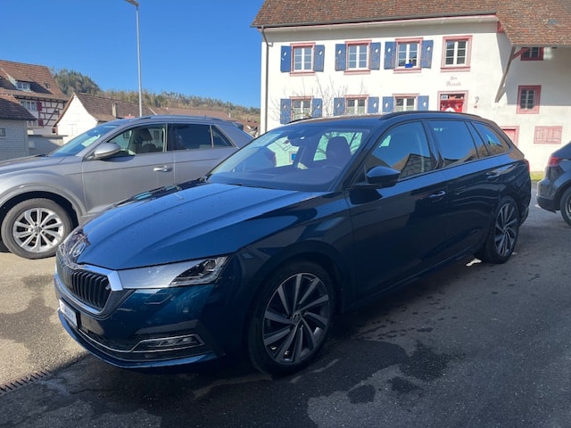 SKODA Octavia Combi 2.0 TDI Style 4x4 DSG