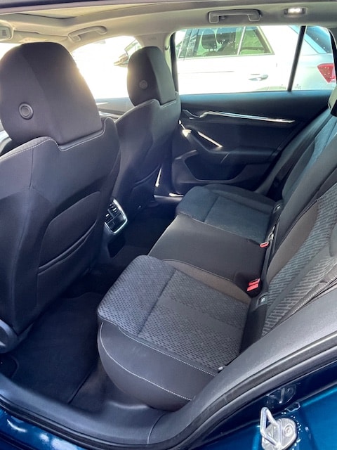 SKODA Octavia Combi 2.0 TDI Style 4x4 DSG - 6