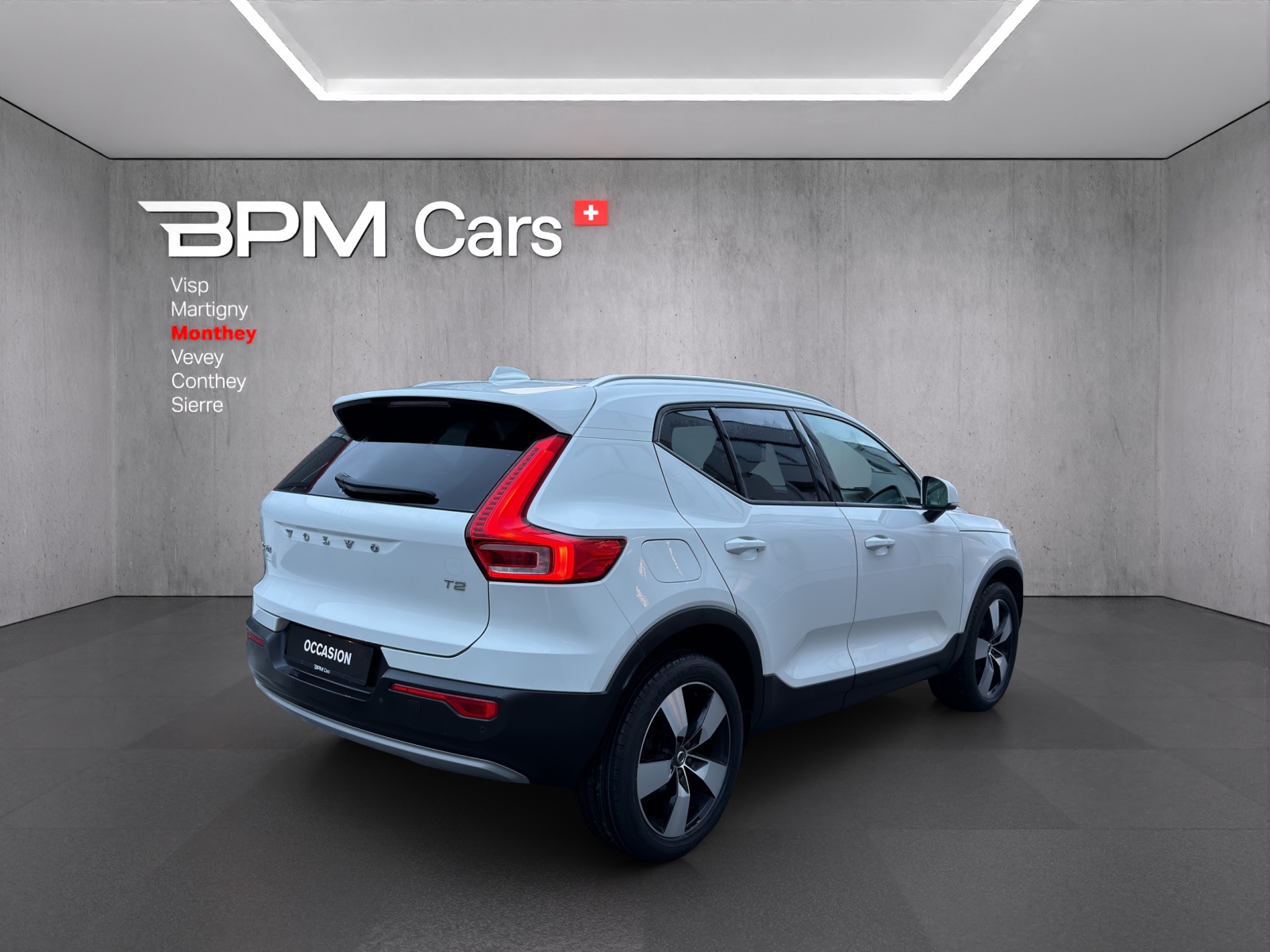 VOLVO XC40 T2 Momentum Geartronic - 4