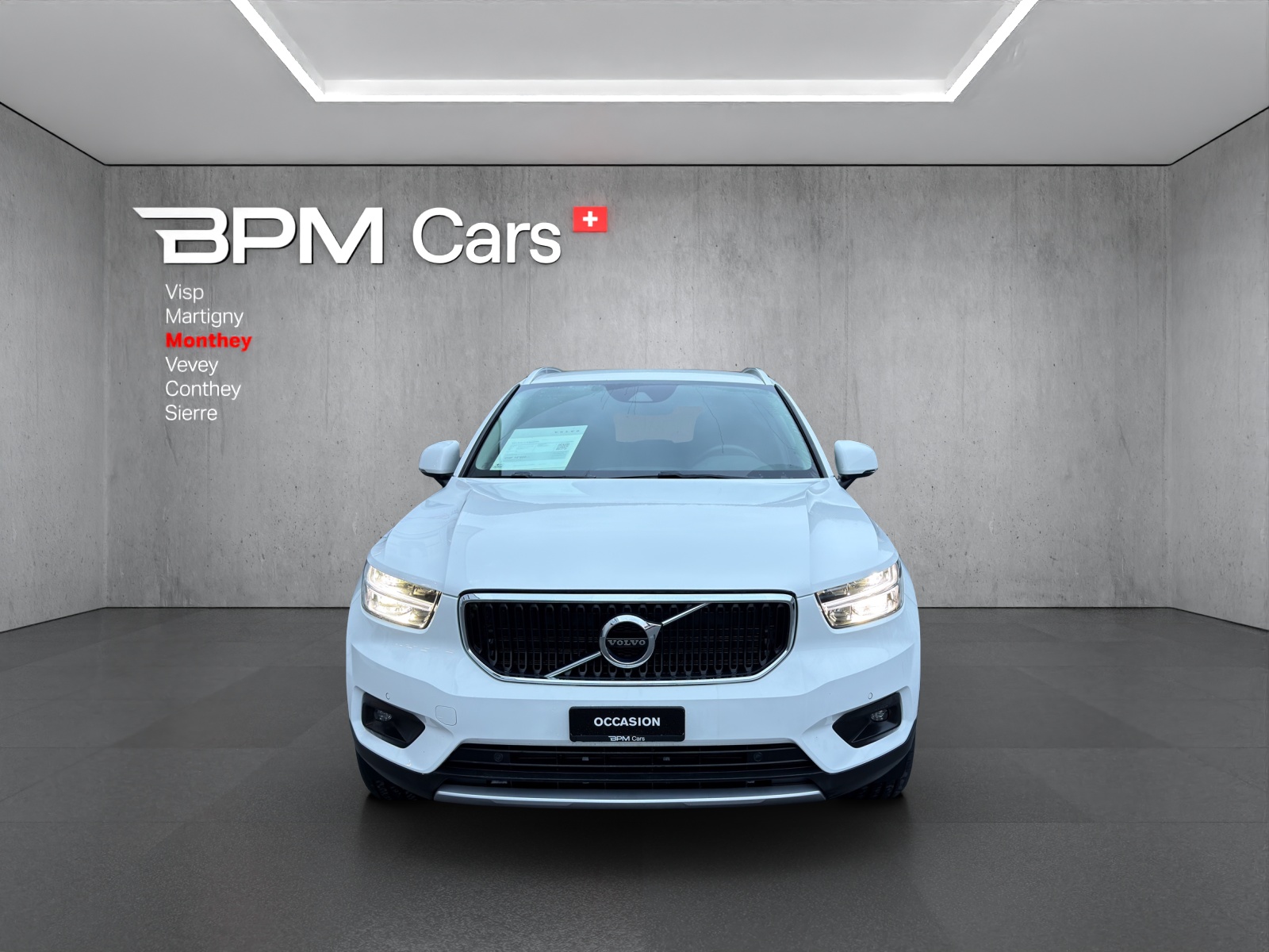 VOLVO XC40 T2 Momentum Geartronic - 2