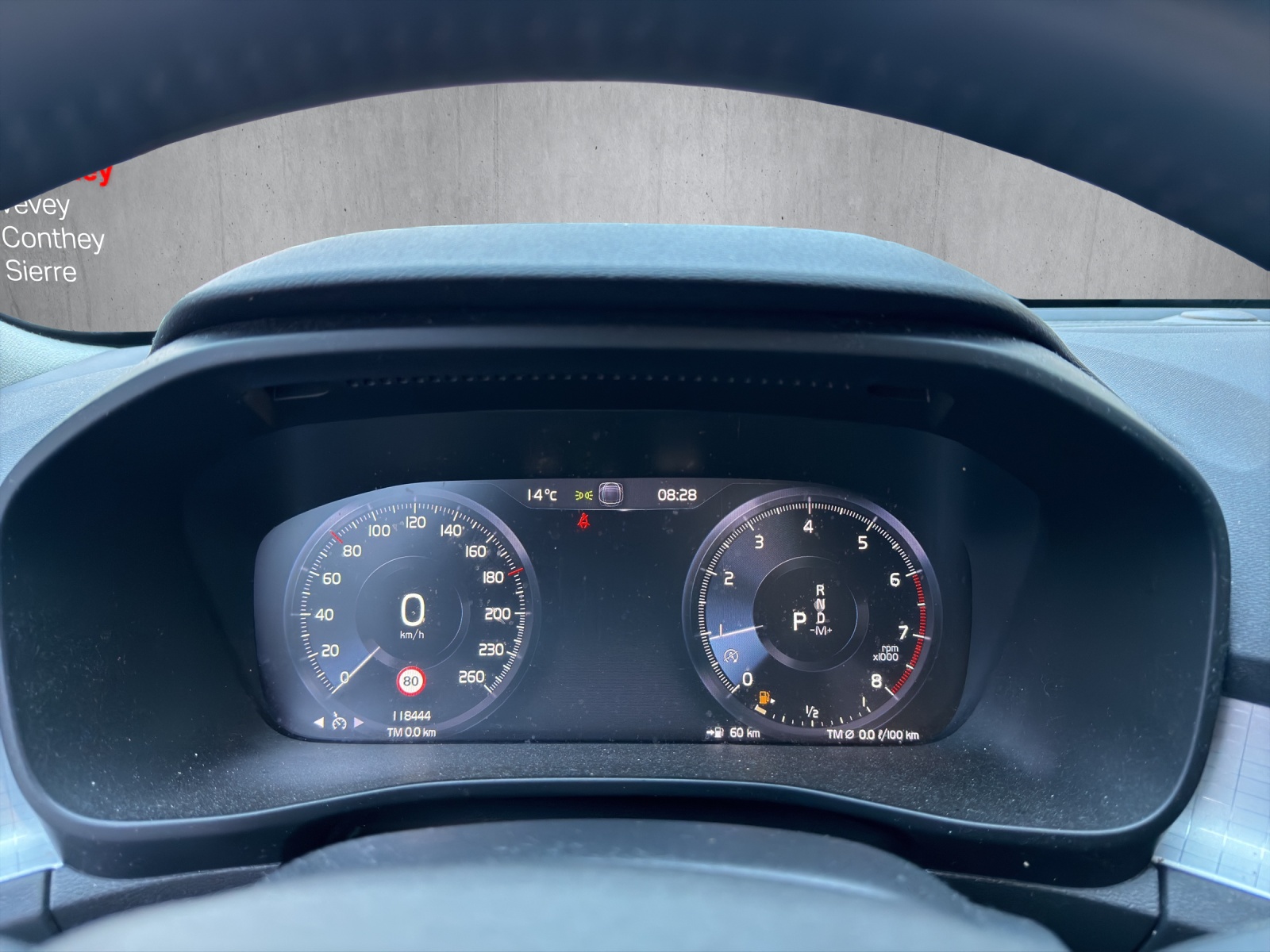 VOLVO XC40 T2 Momentum Geartronic - 18