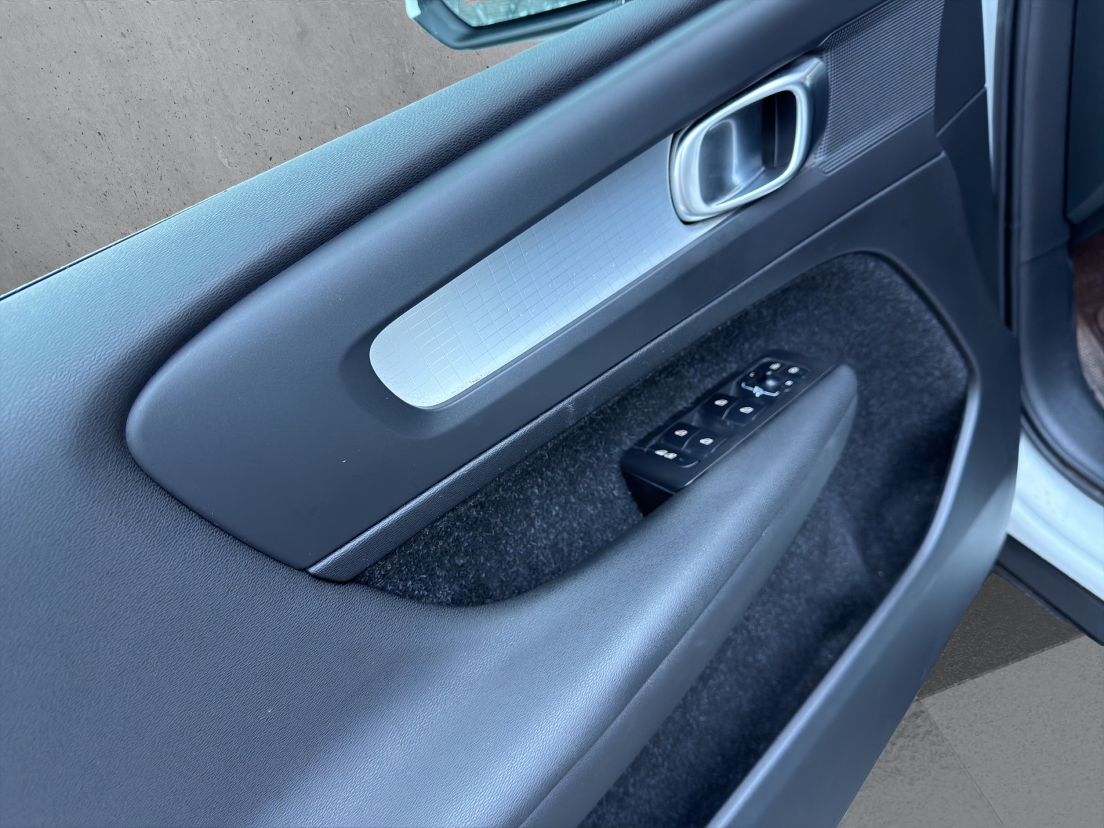 VOLVO XC40 T2 Momentum Geartronic - 11