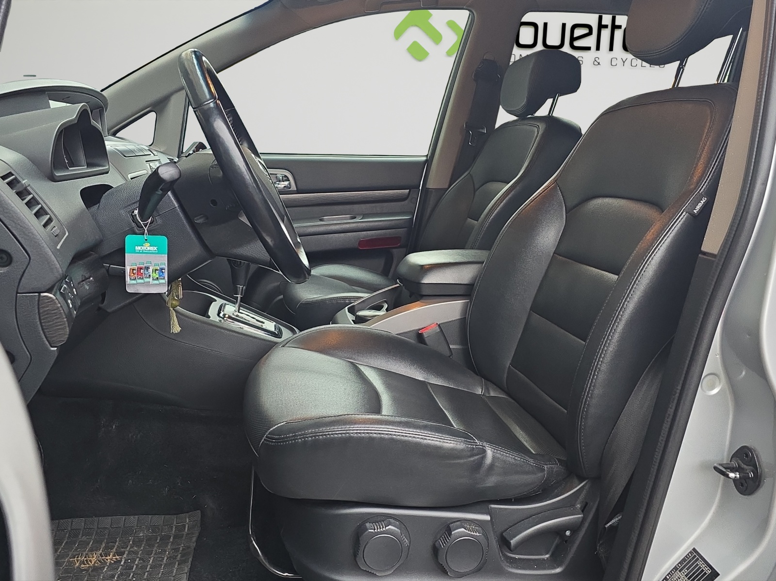 KGM-SsangYong Rodius SV220 e-XDi Turismo 4WD Automatic - 11