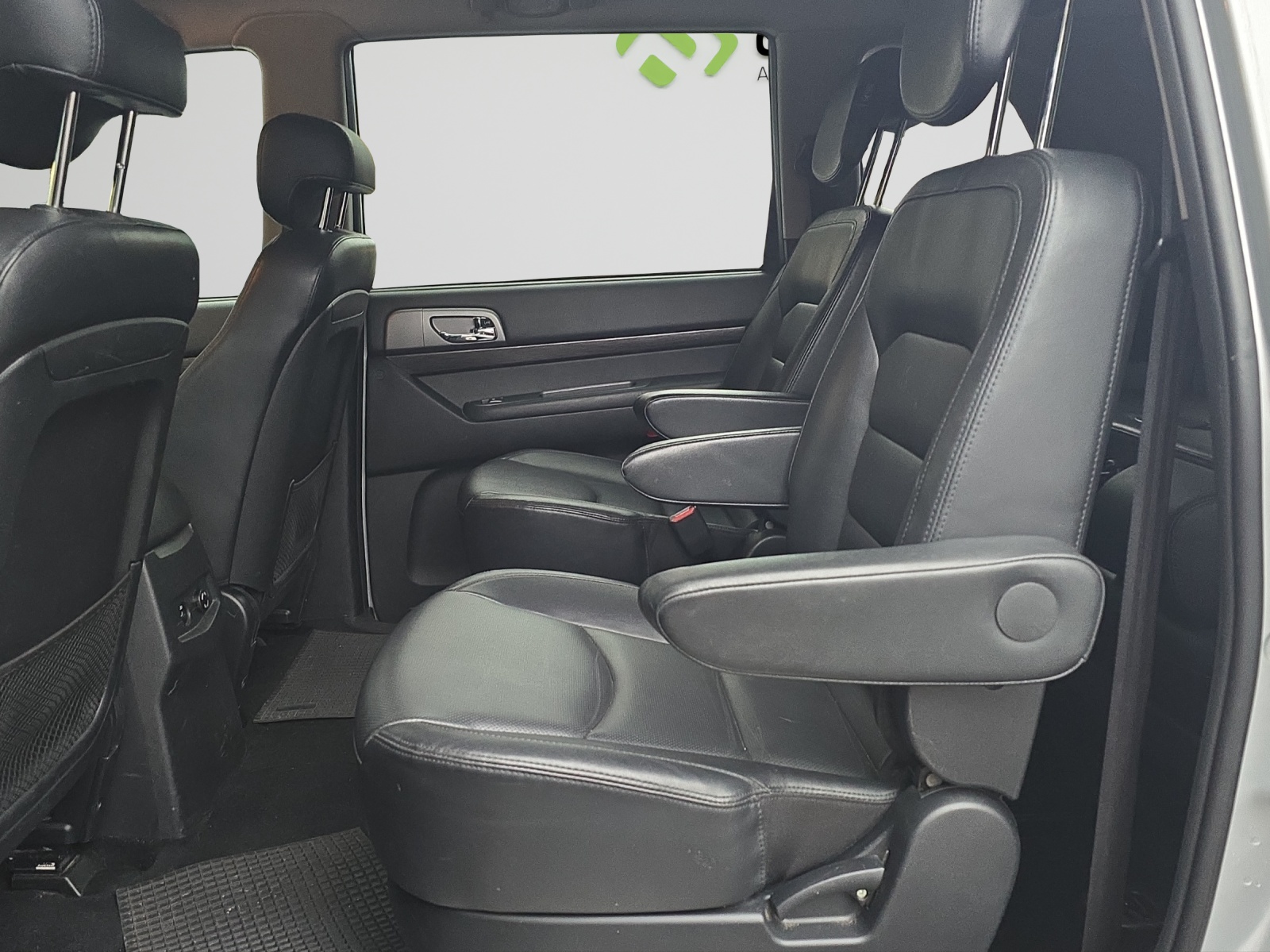 KGM-SsangYong Rodius SV220 e-XDi Turismo 4WD Automatic - 12