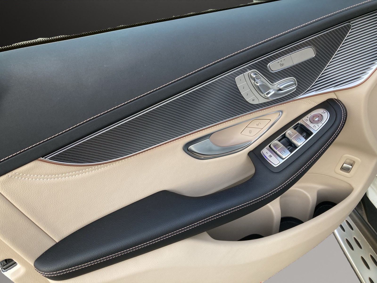 MERCEDES-BENZ EQC 400 4Matic - 9