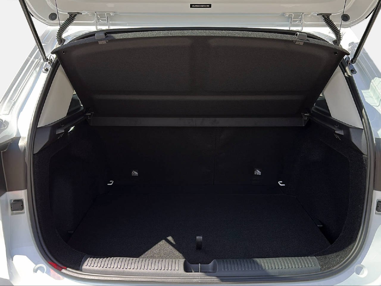 MG ZS 1.5 Hybrid+ Luxury - 11