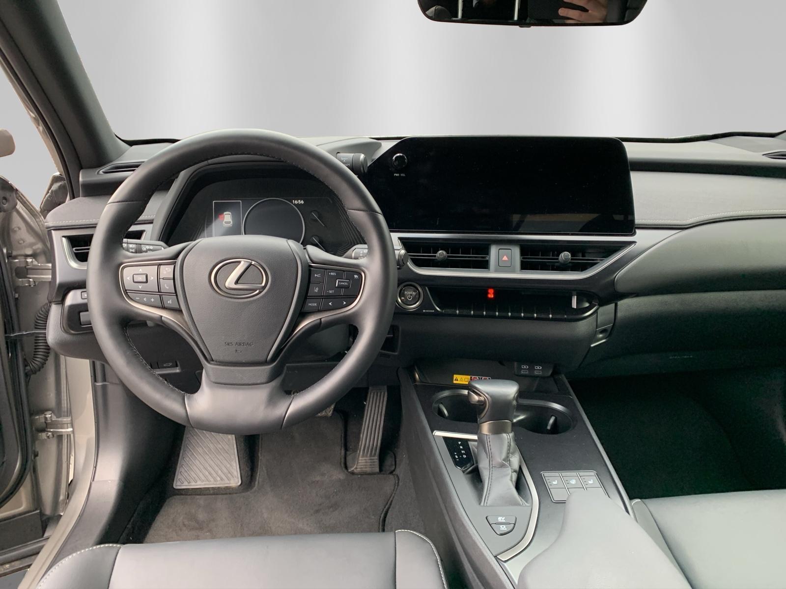 LEXUS UX 250h F-Line - 10