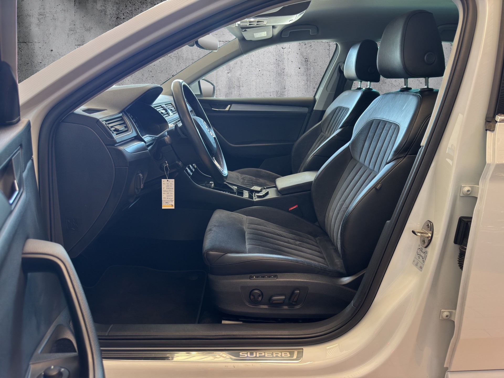 SKODA Superb Combi 2.0 TSI Style DSG - 6