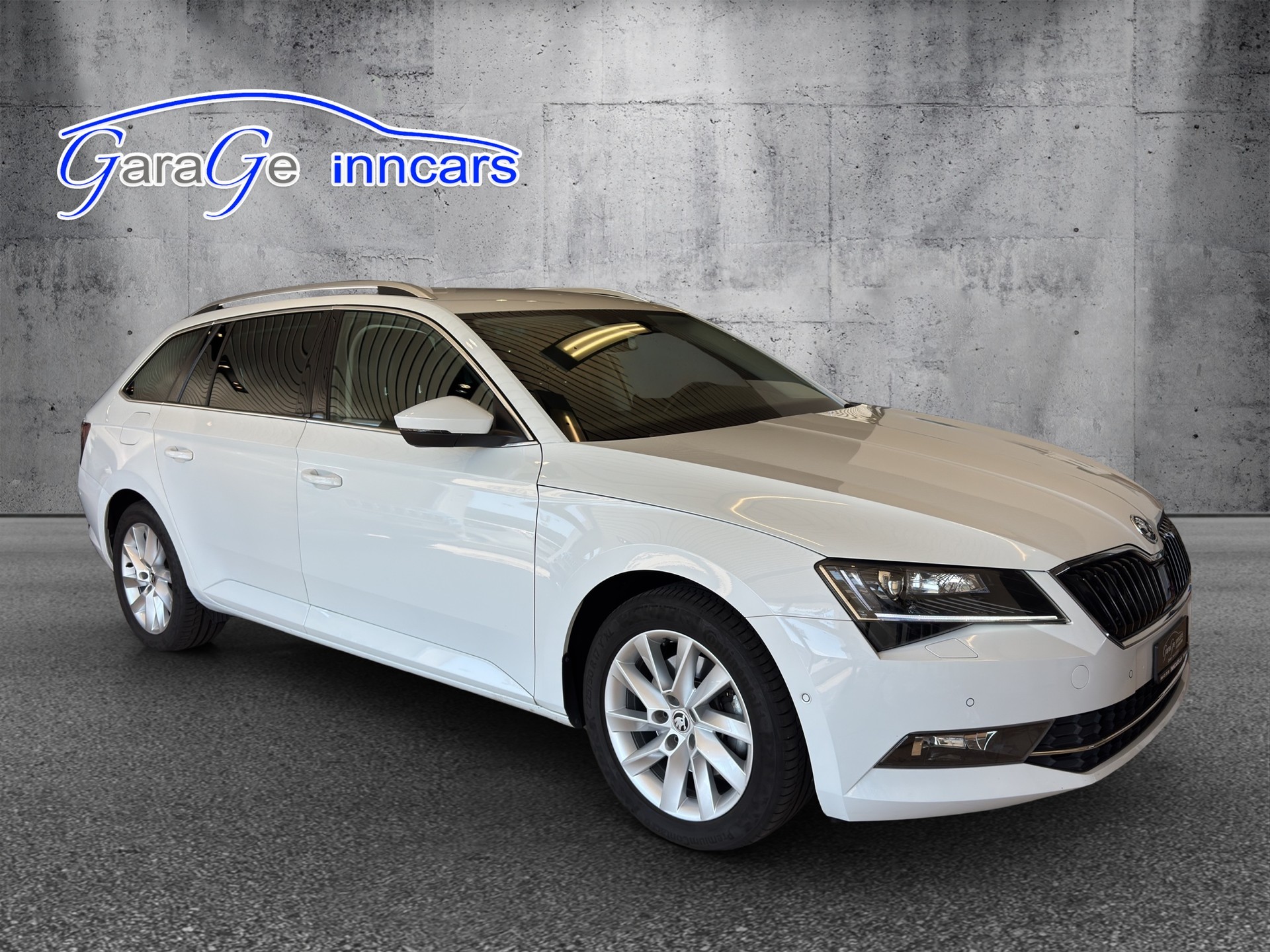 SKODA Superb Combi 2.0 TSI Style DSG - 8