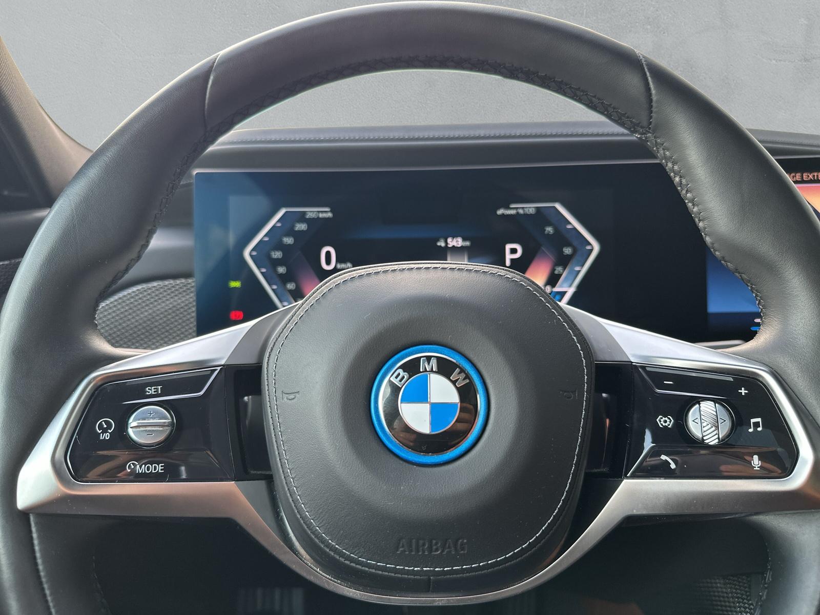 BMW i7 xDrive60 (CH) AHK * TansanitBlau Mét * SOH TEST 96% - 24