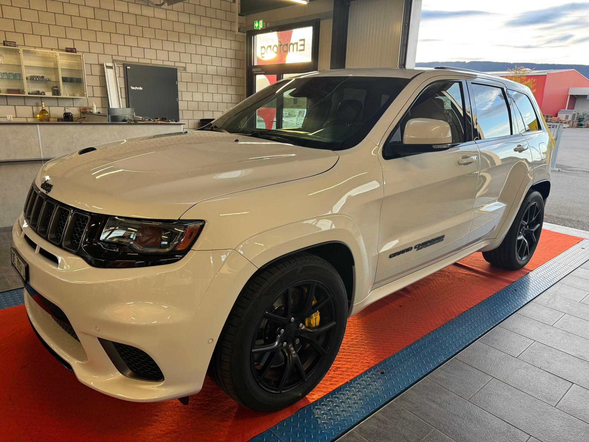 JEEP Grand Cherokee 6.2 V8 HEMI Trackhawk Automatic - 1