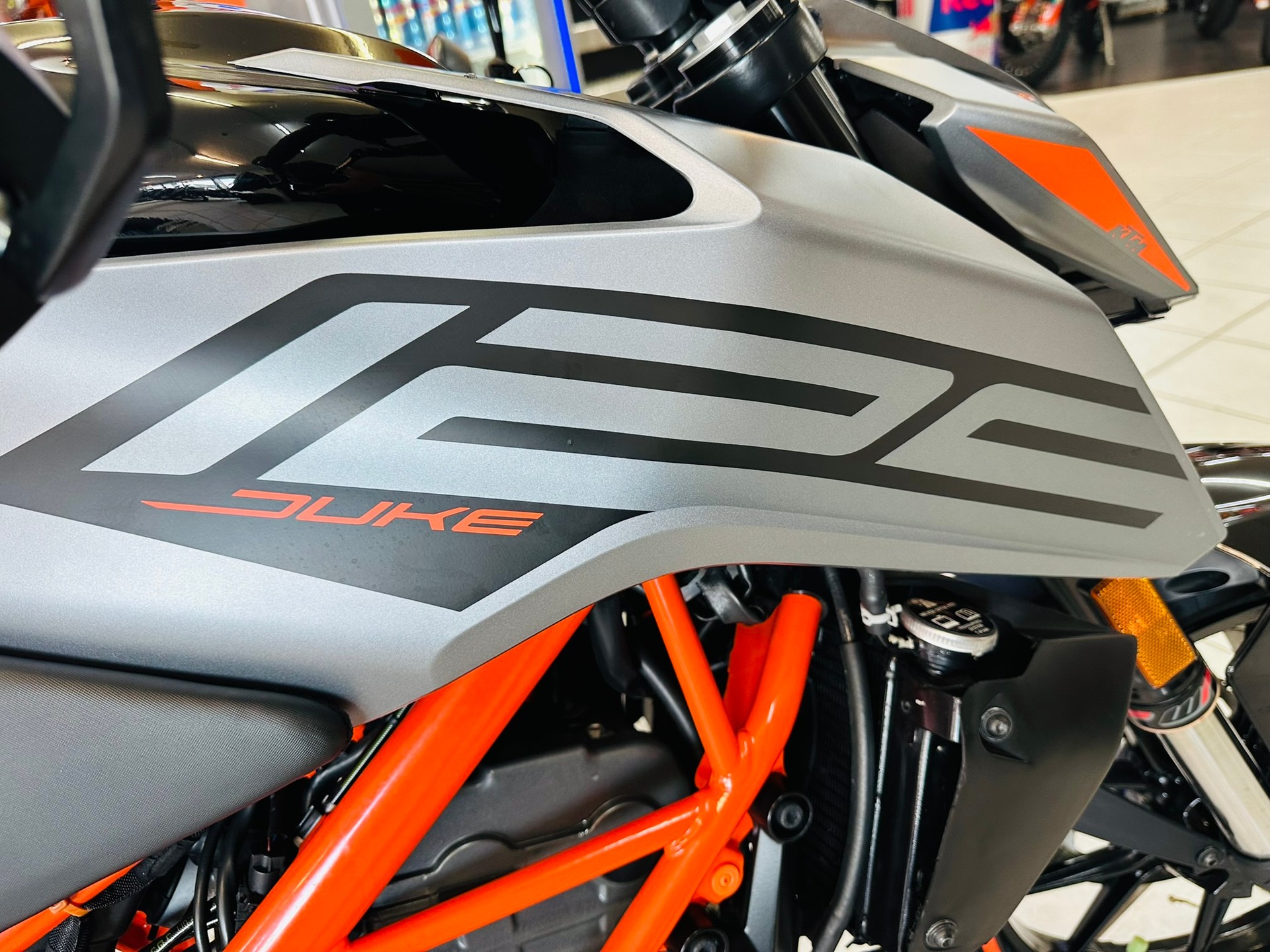 KTM 125 Duke - 3