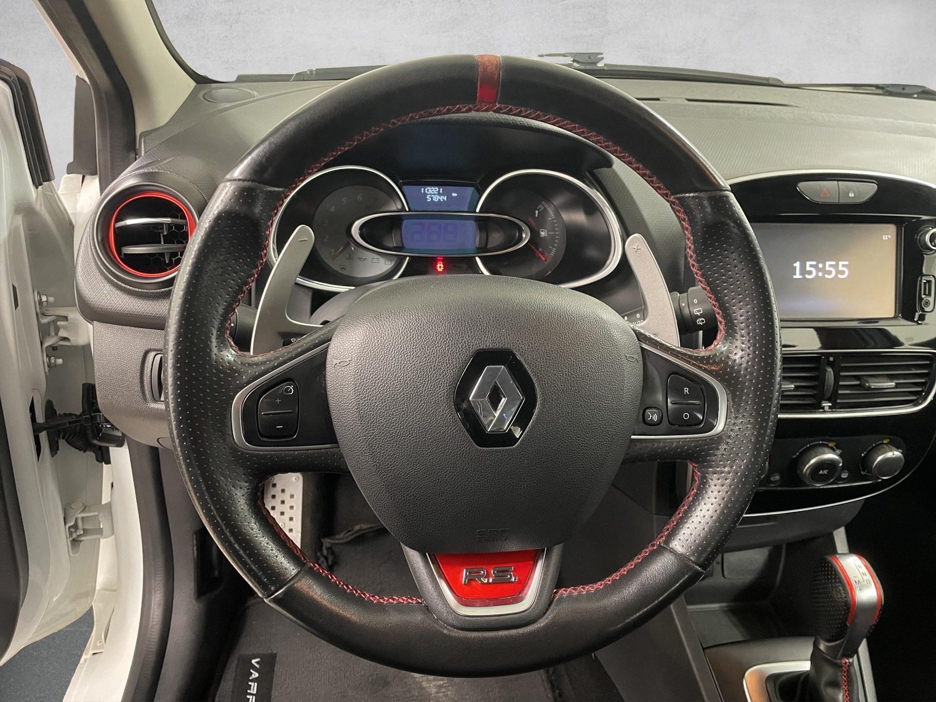 RENAULT Clio 1.6 T RS 200 EDC - 10