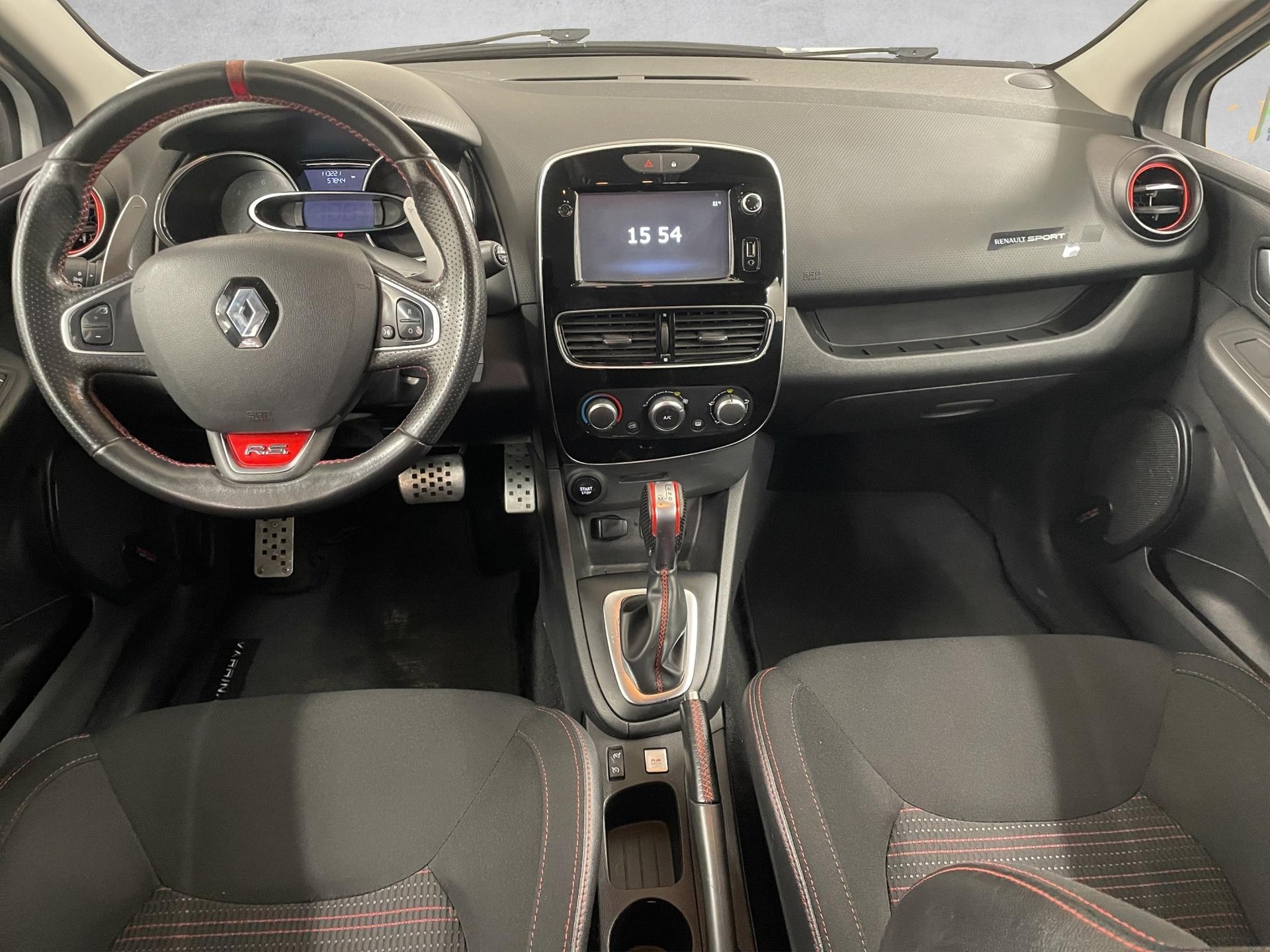 RENAULT Clio 1.6 T RS 200 EDC - 11