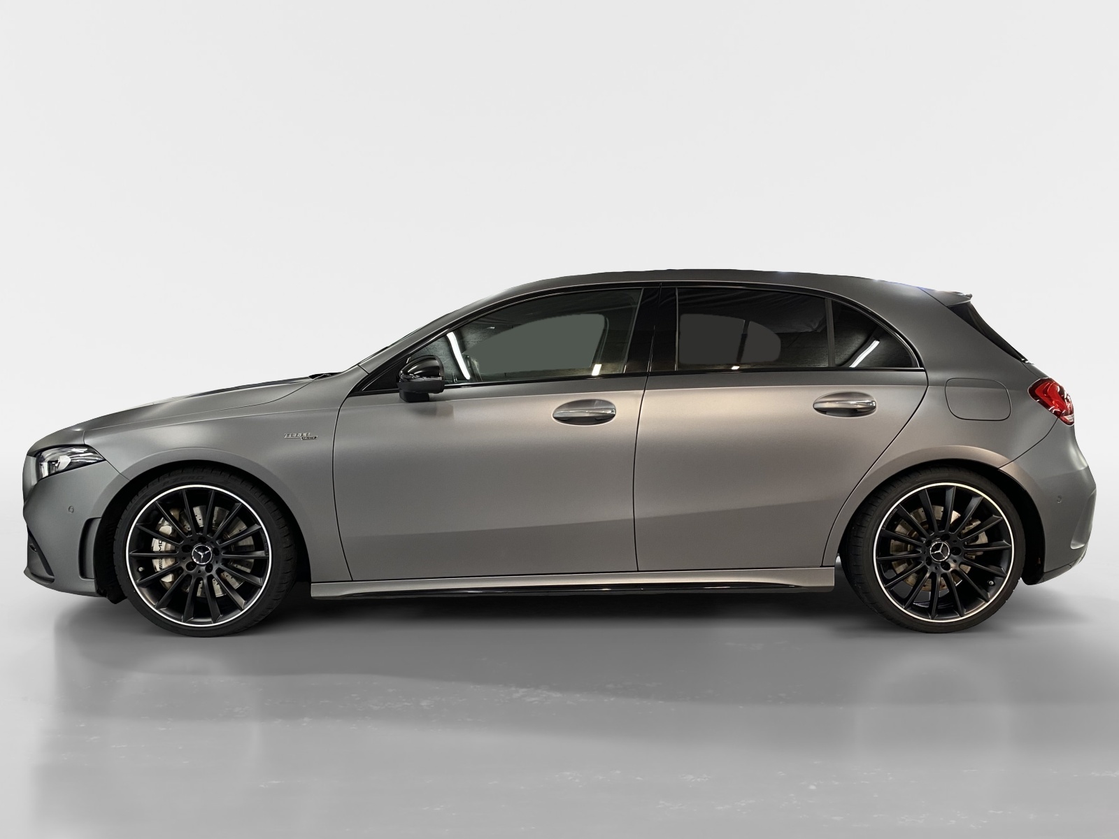 MERCEDES-BENZ A 35 AMG 4MATIC - 3