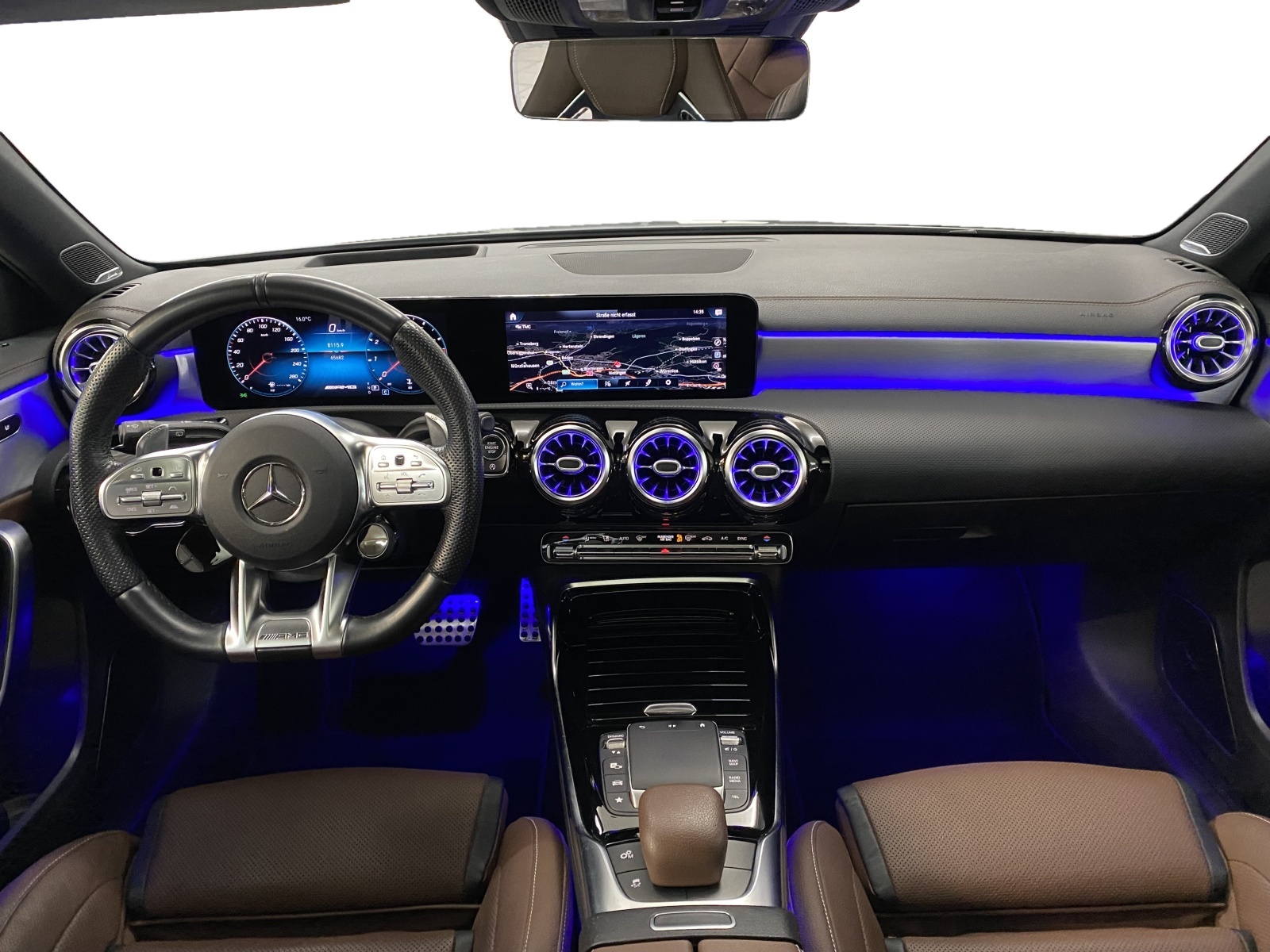 MERCEDES-BENZ A 35 AMG 4MATIC - 9