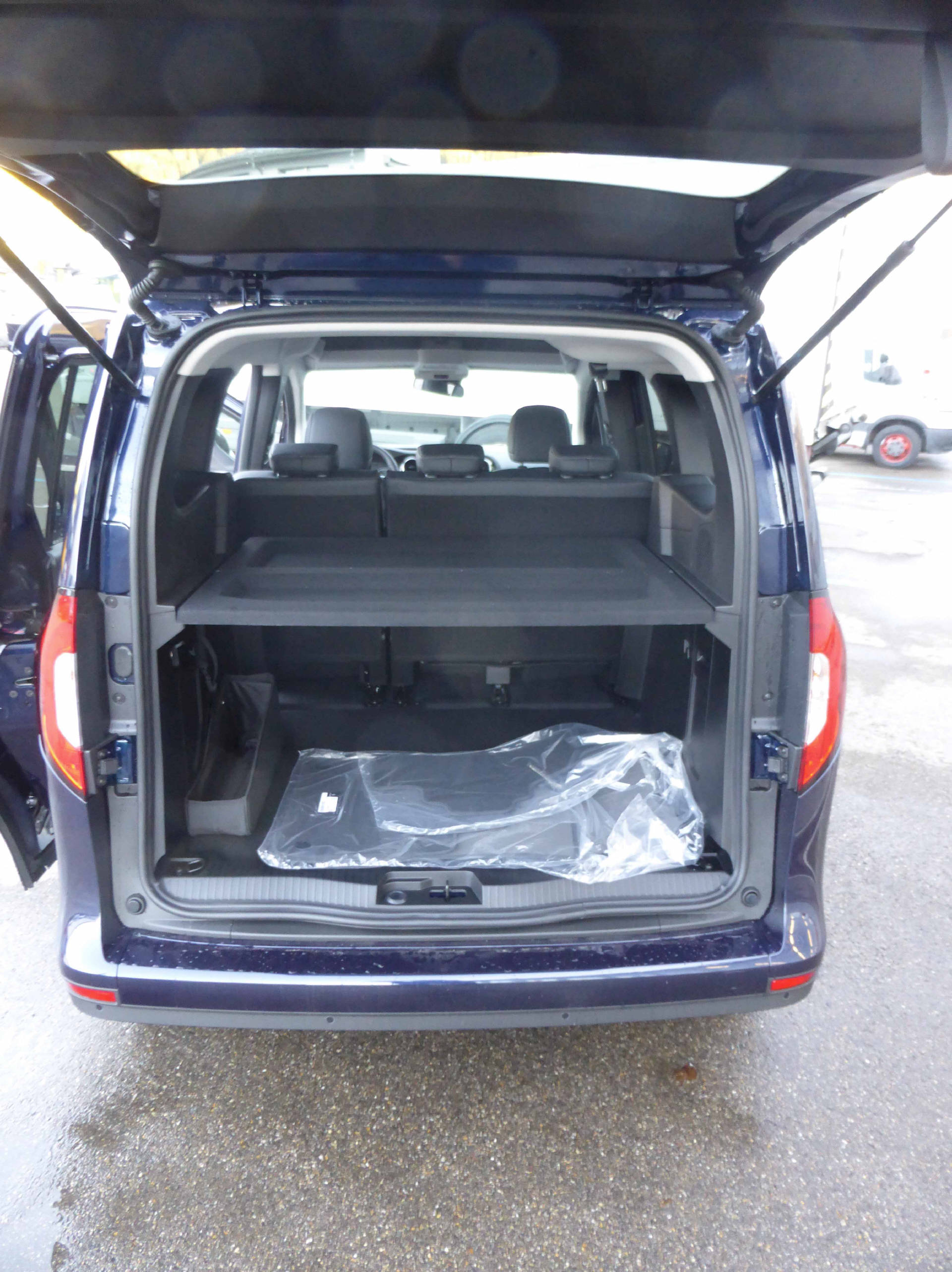 MERCEDES-BENZ EQT Standard S FWD - 14