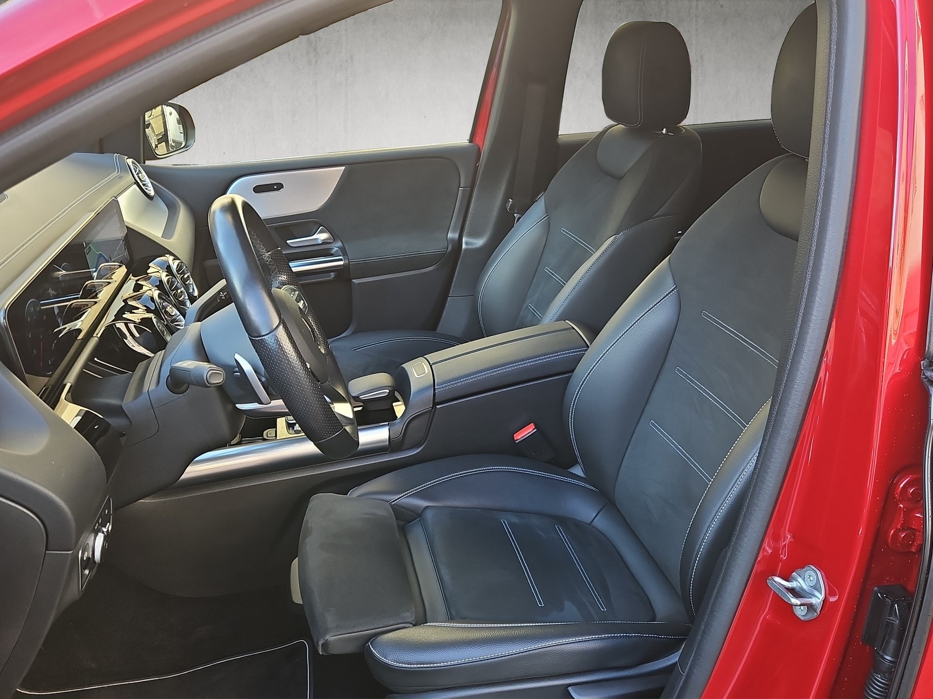 MERCEDES-BENZ B 220 d Swiss Star AMG Line 4matic - 9