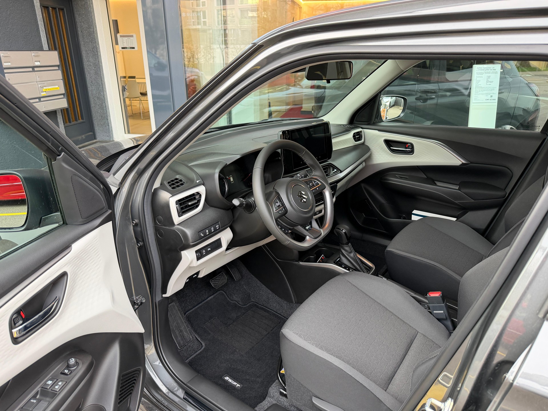 SUZUKI Swift 1.2 Sakura Top Hybrid - 9