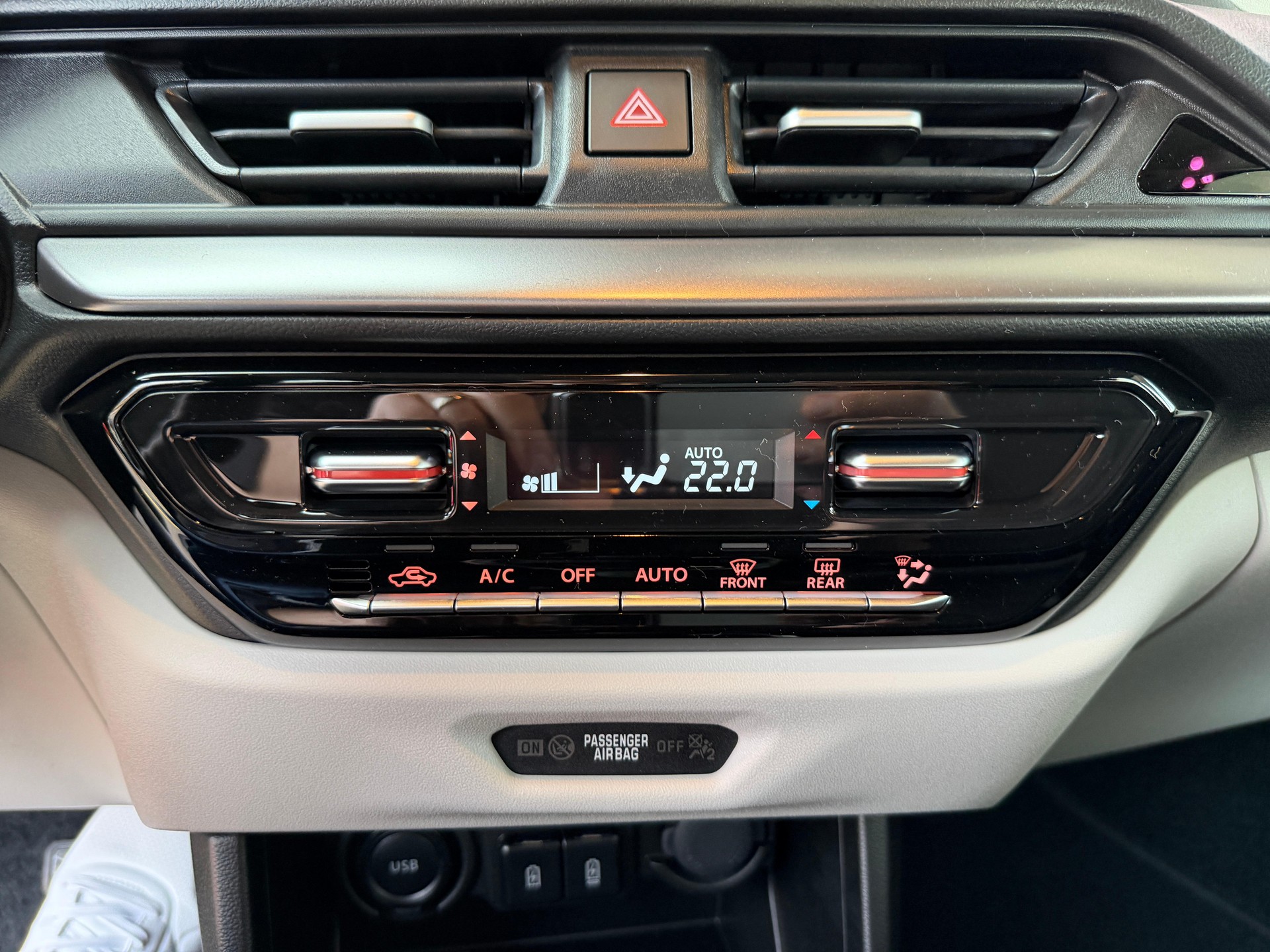 SUZUKI Swift 1.2 Sakura Top Hybrid - 16
