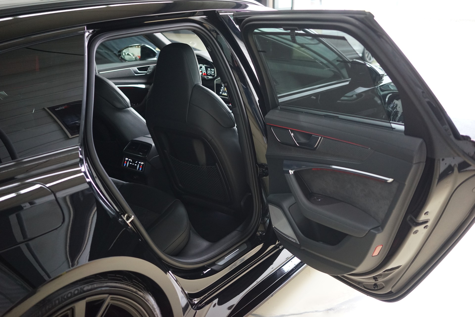 AUDI RS6 Avant 4.0 TFSI V8 quattro - 31
