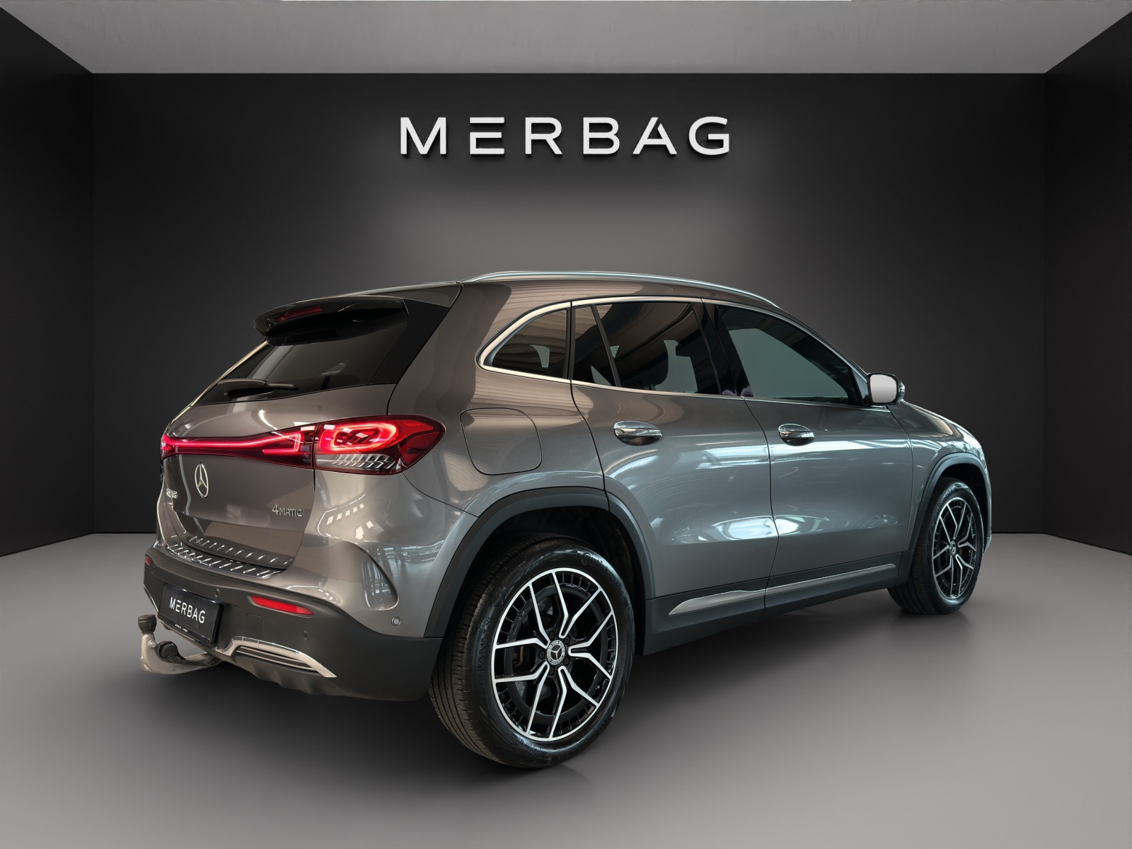 MERCEDES-BENZ EQA 300 AMG Line 4Matic - 6